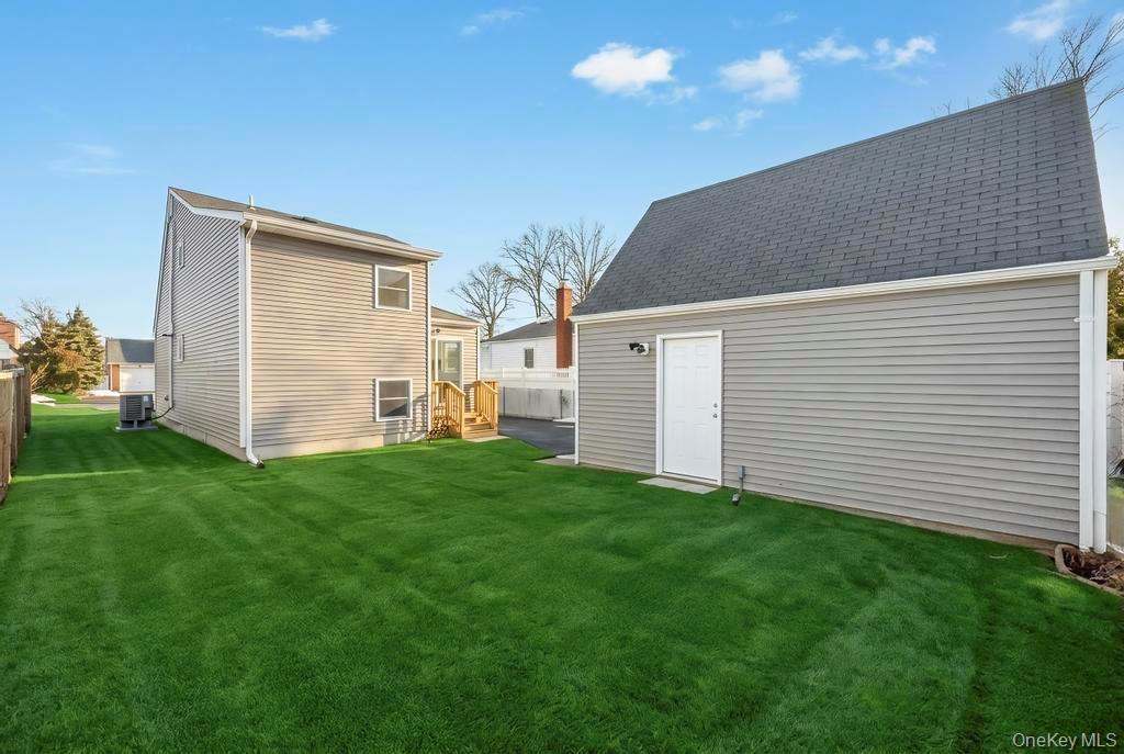 Single Family Halycon  Suffolk County, NY 11757, MLS-967879-25