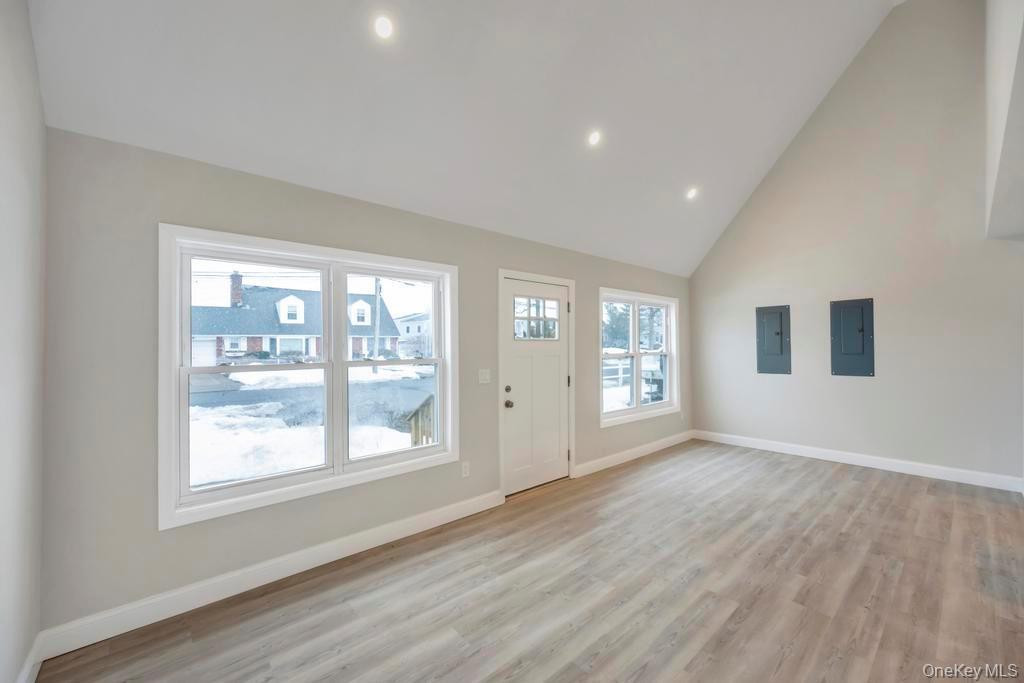 Single Family Halycon  Suffolk County, NY 11757, MLS-967879-6