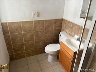 Single Family Brentwood  Suffolk County, NY 11706, MLS-967888-21