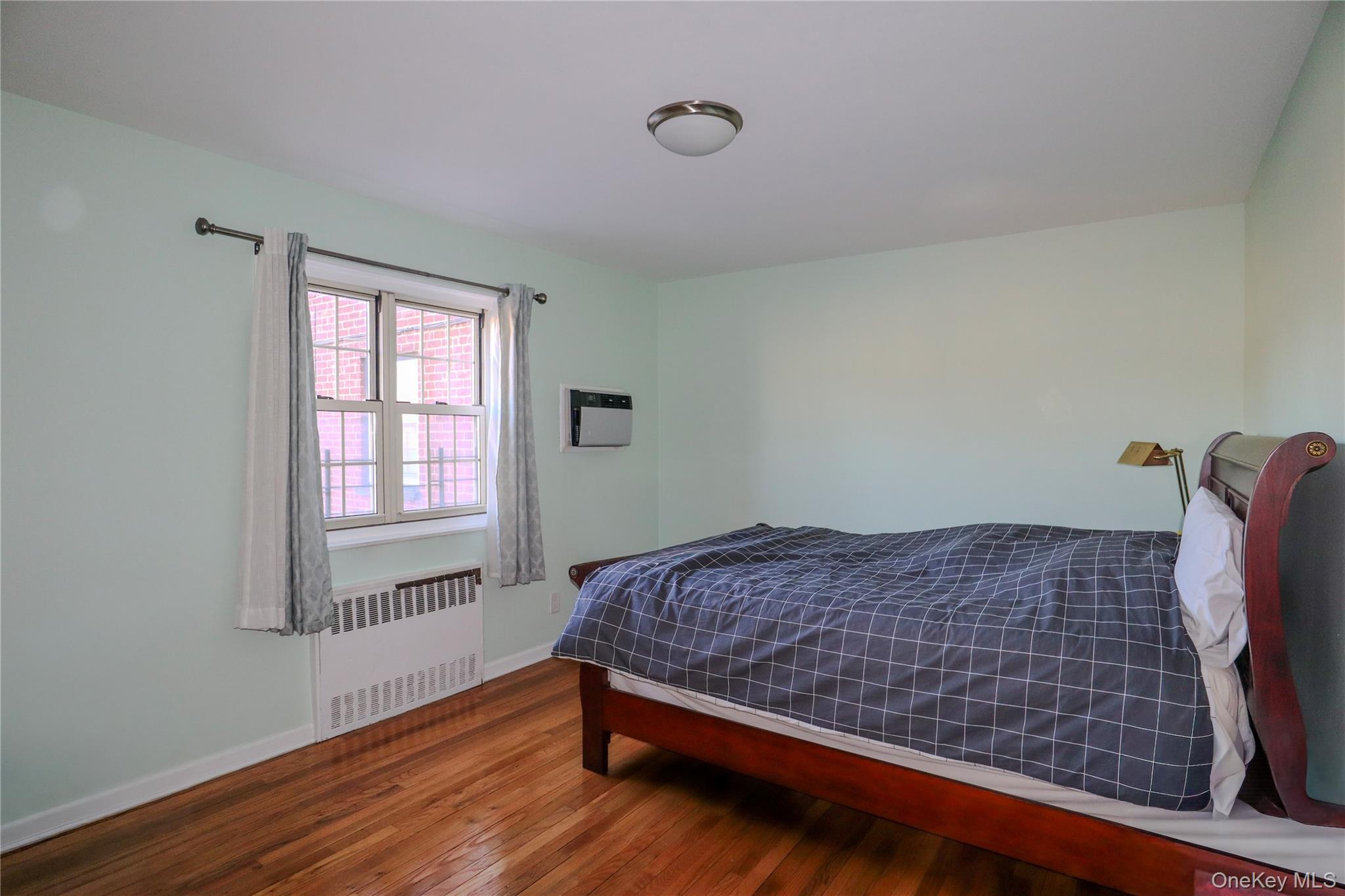 Coop 73  Queens, NY 11364, MLS-967902-10