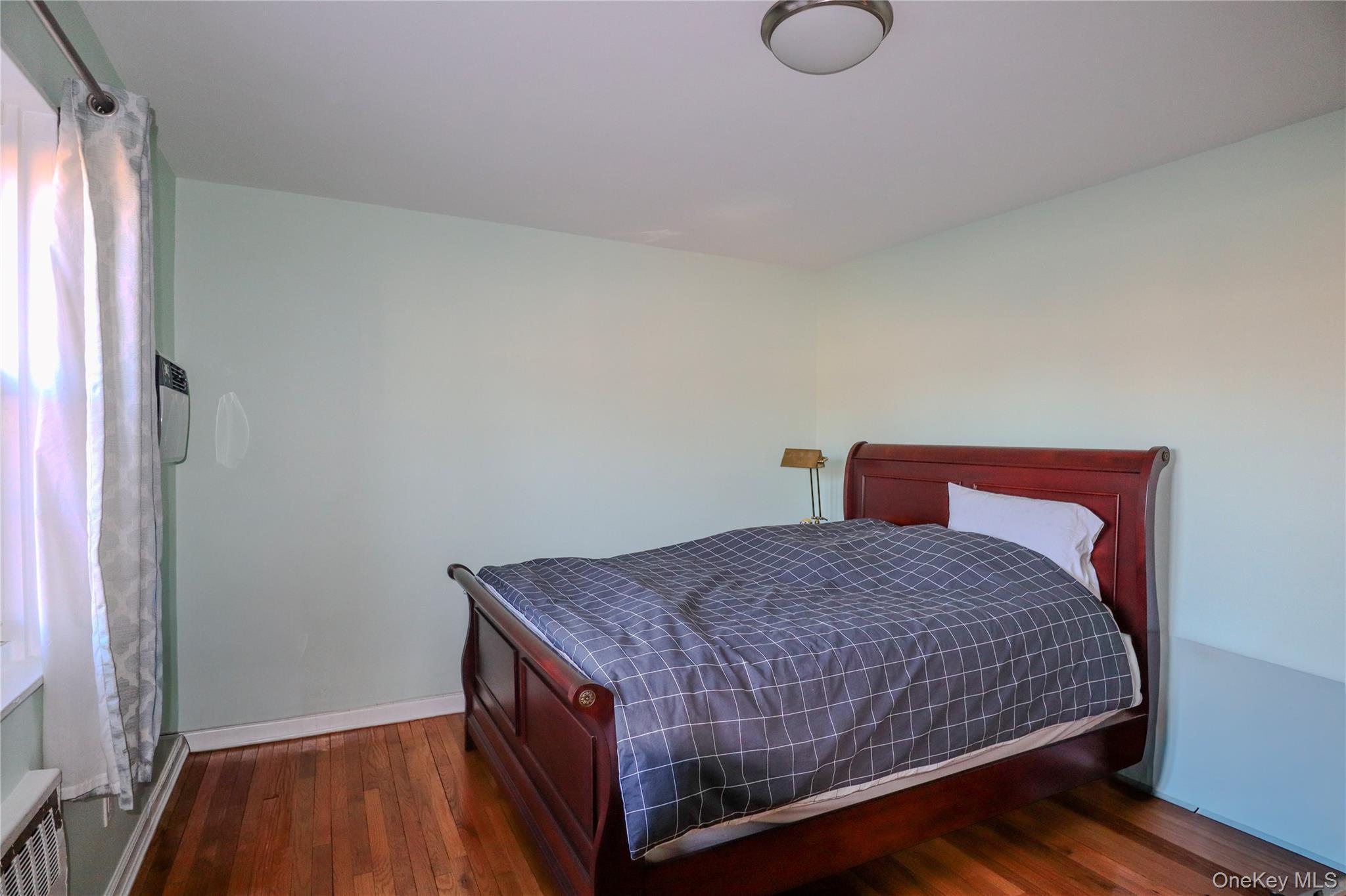 Coop 73  Queens, NY 11364, MLS-967902-11