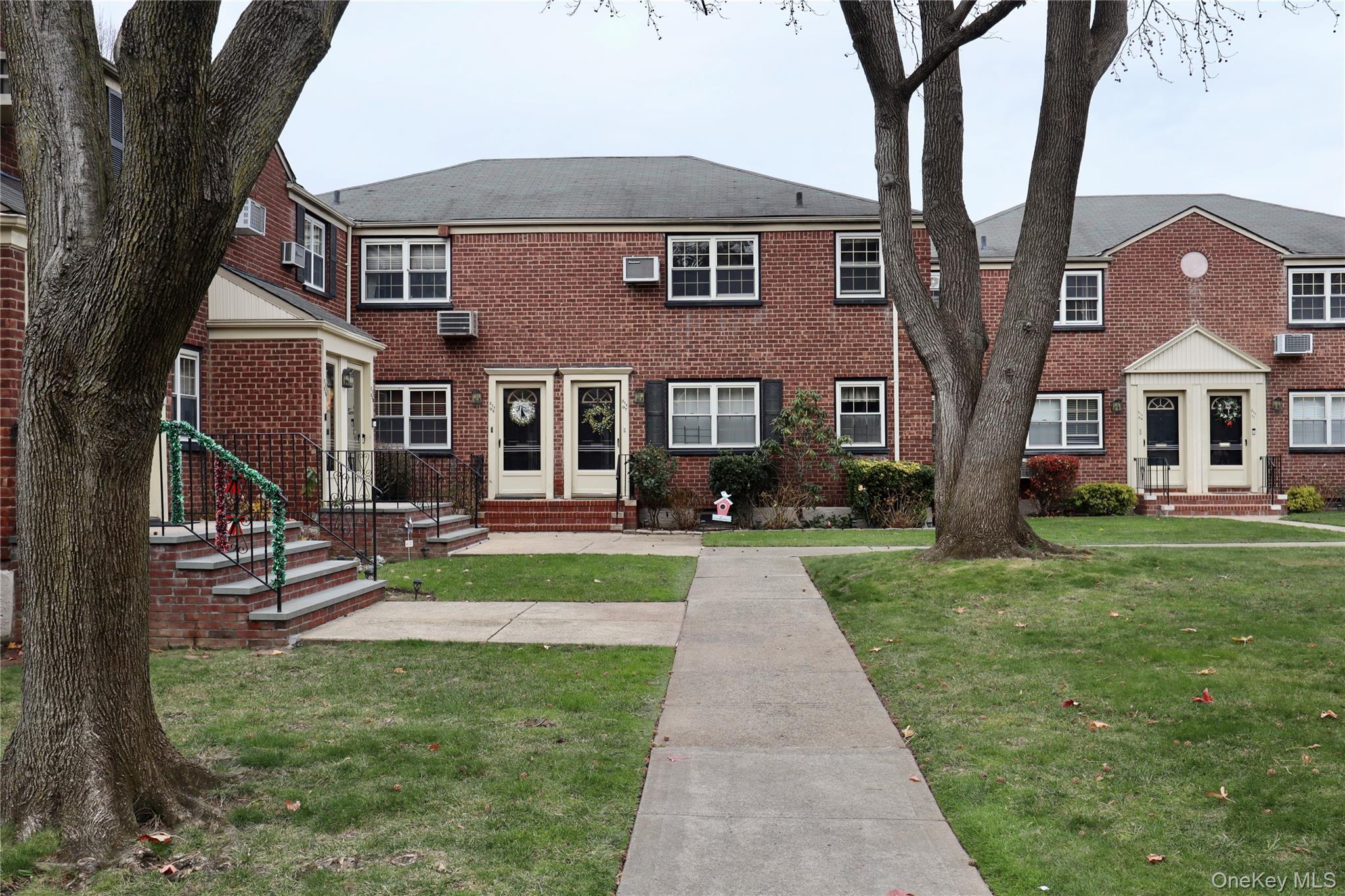 Coop 73  Queens, NY 11364, MLS-967902-15