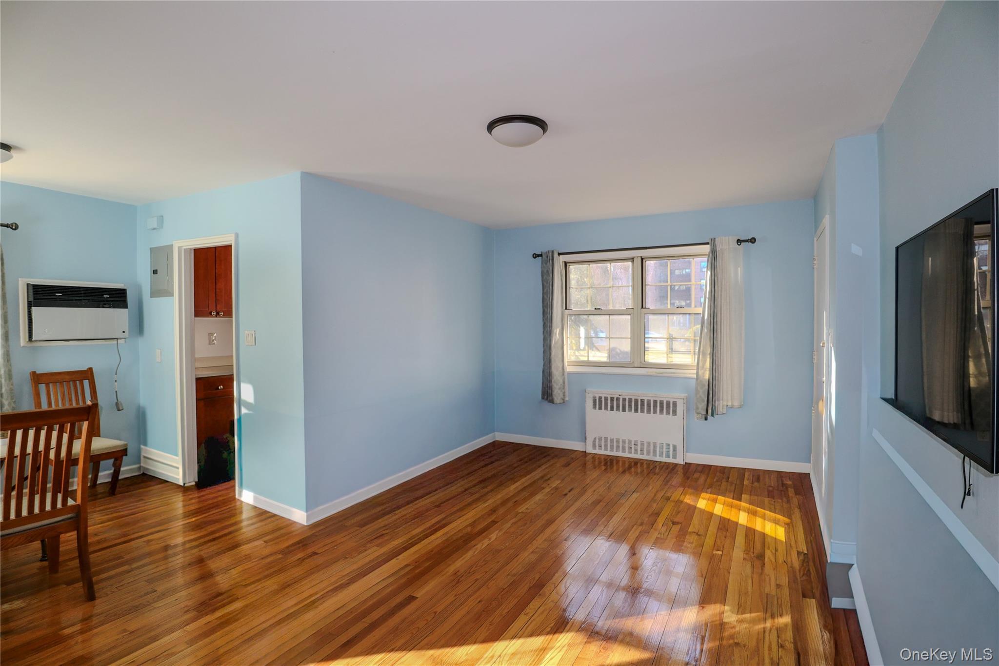 Coop 73  Queens, NY 11364, MLS-967902-2