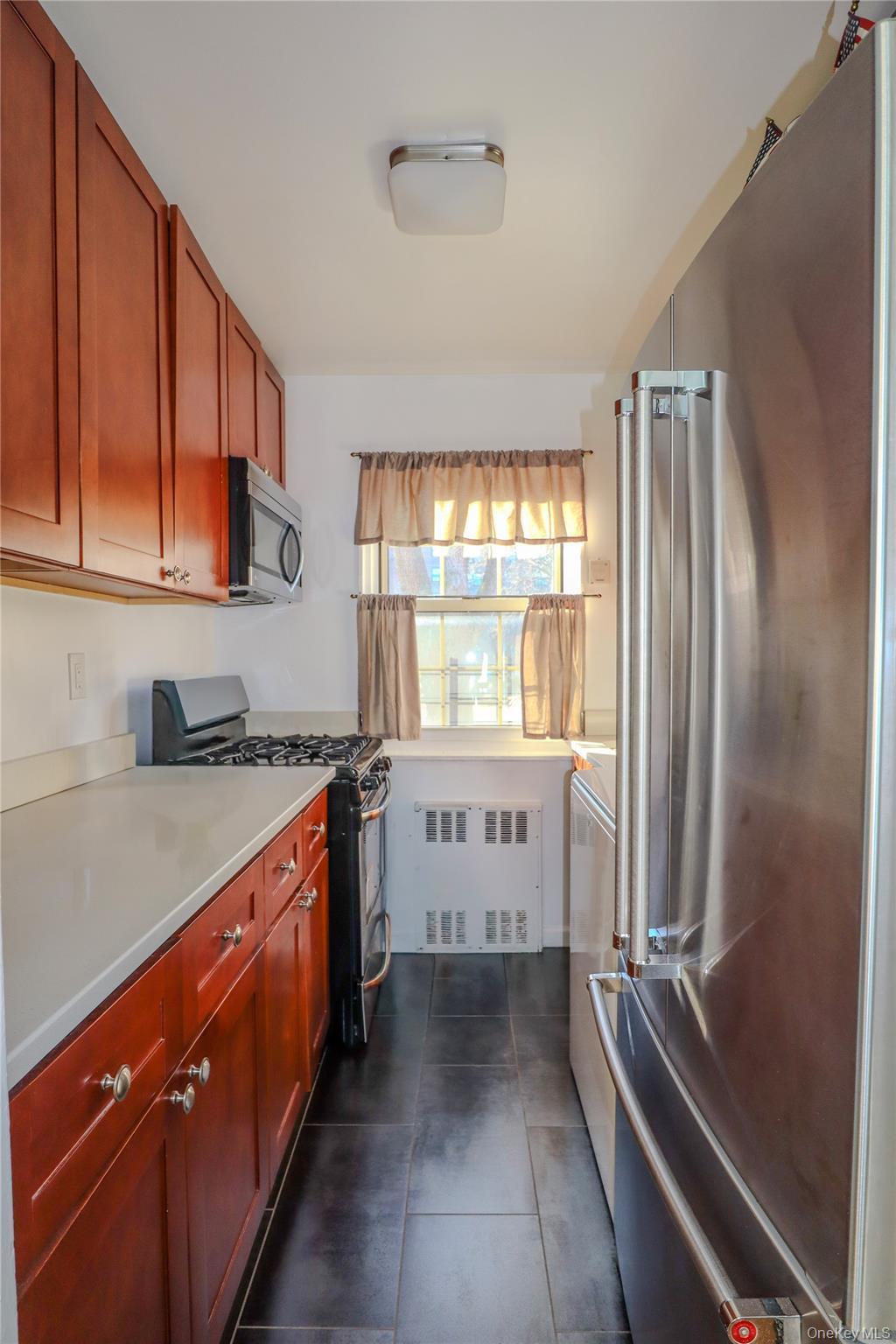 Coop 73  Queens, NY 11364, MLS-967902-6