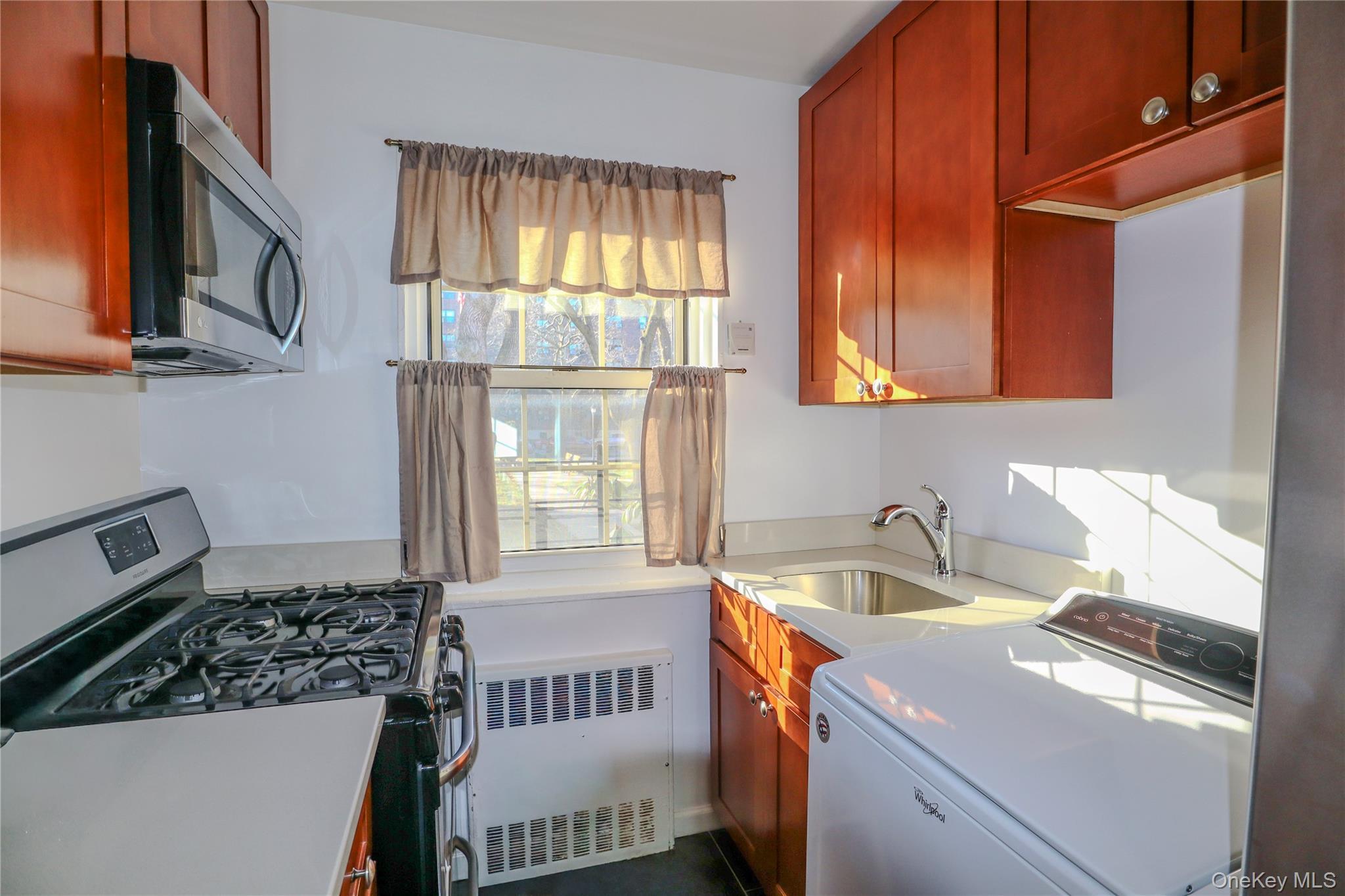 Coop 73  Queens, NY 11364, MLS-967902-9