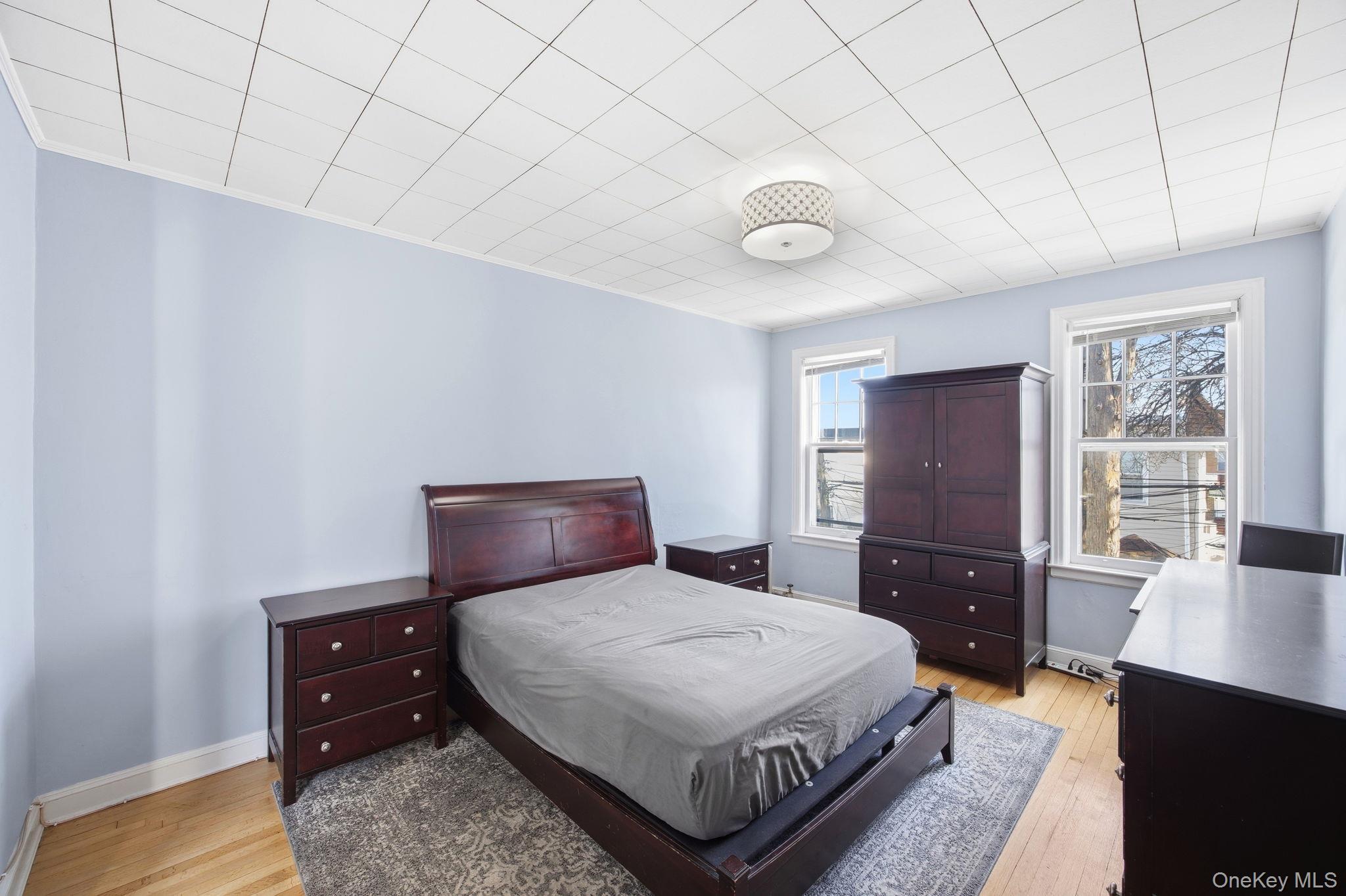 Single Family 75th  Queens, NY 11385, MLS-967907-10