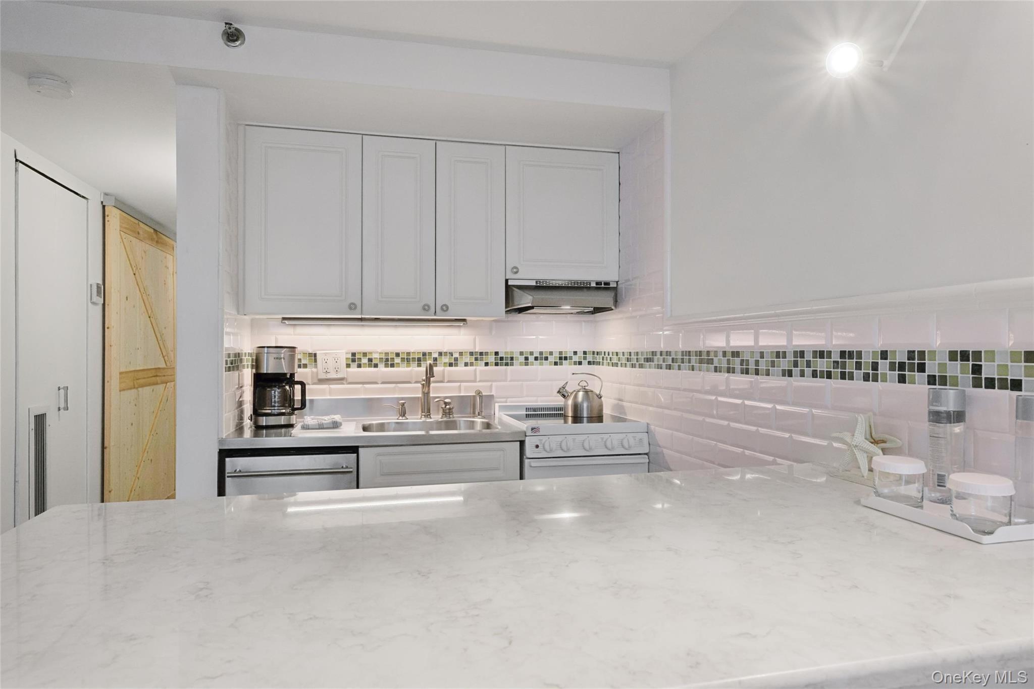 Coop Edgemere  Suffolk County, NY 11954, MLS-967913-11