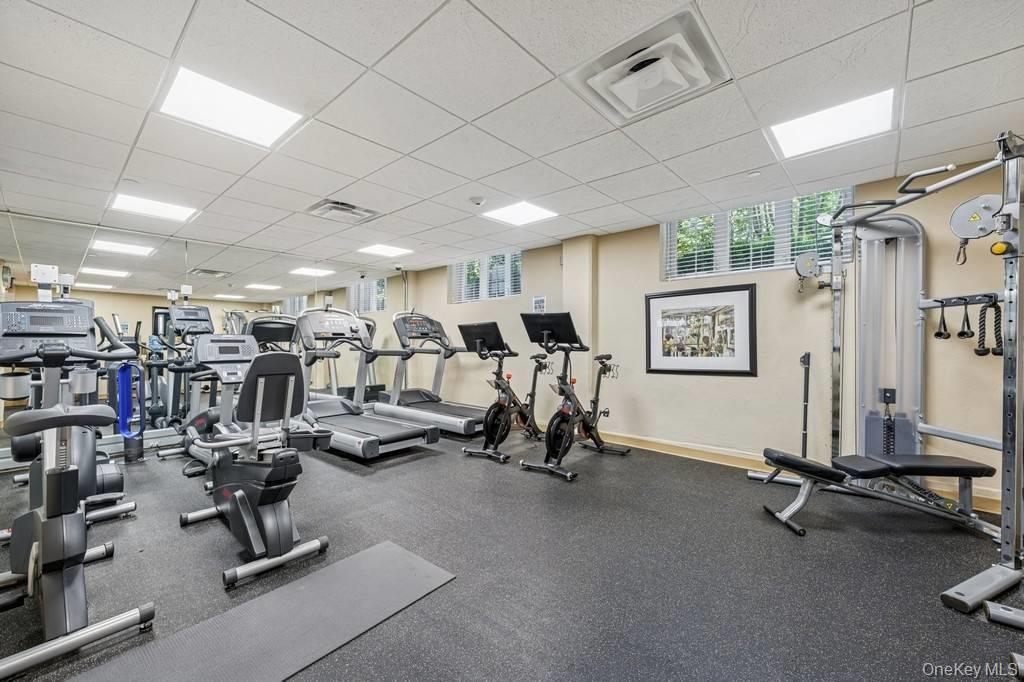 Coop Edgemere  Suffolk County, NY 11954, MLS-967913-18