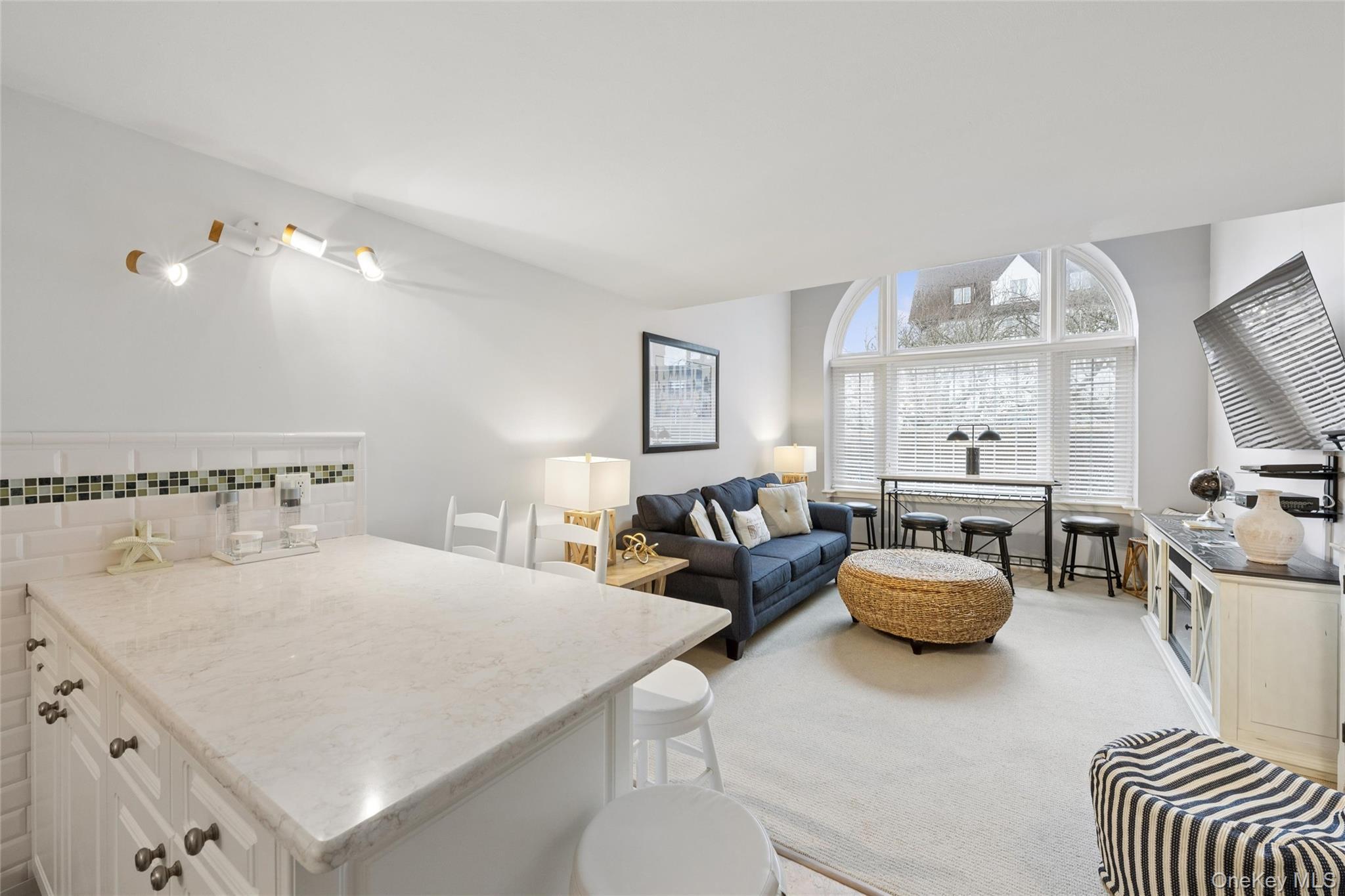 Coop Edgemere  Suffolk County, NY 11954, MLS-967913-4