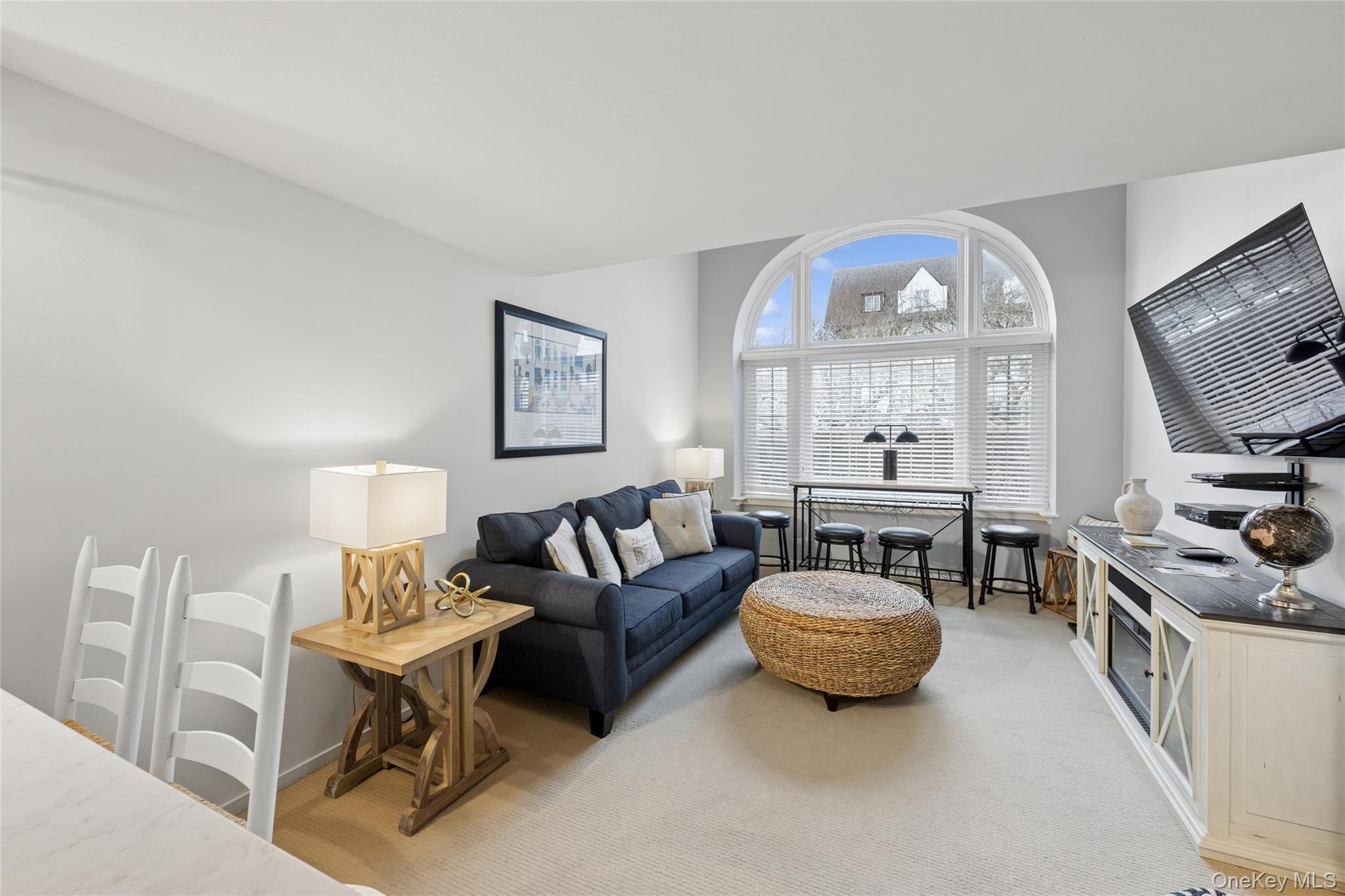 Coop Edgemere  Suffolk County, NY 11954, MLS-967913-5