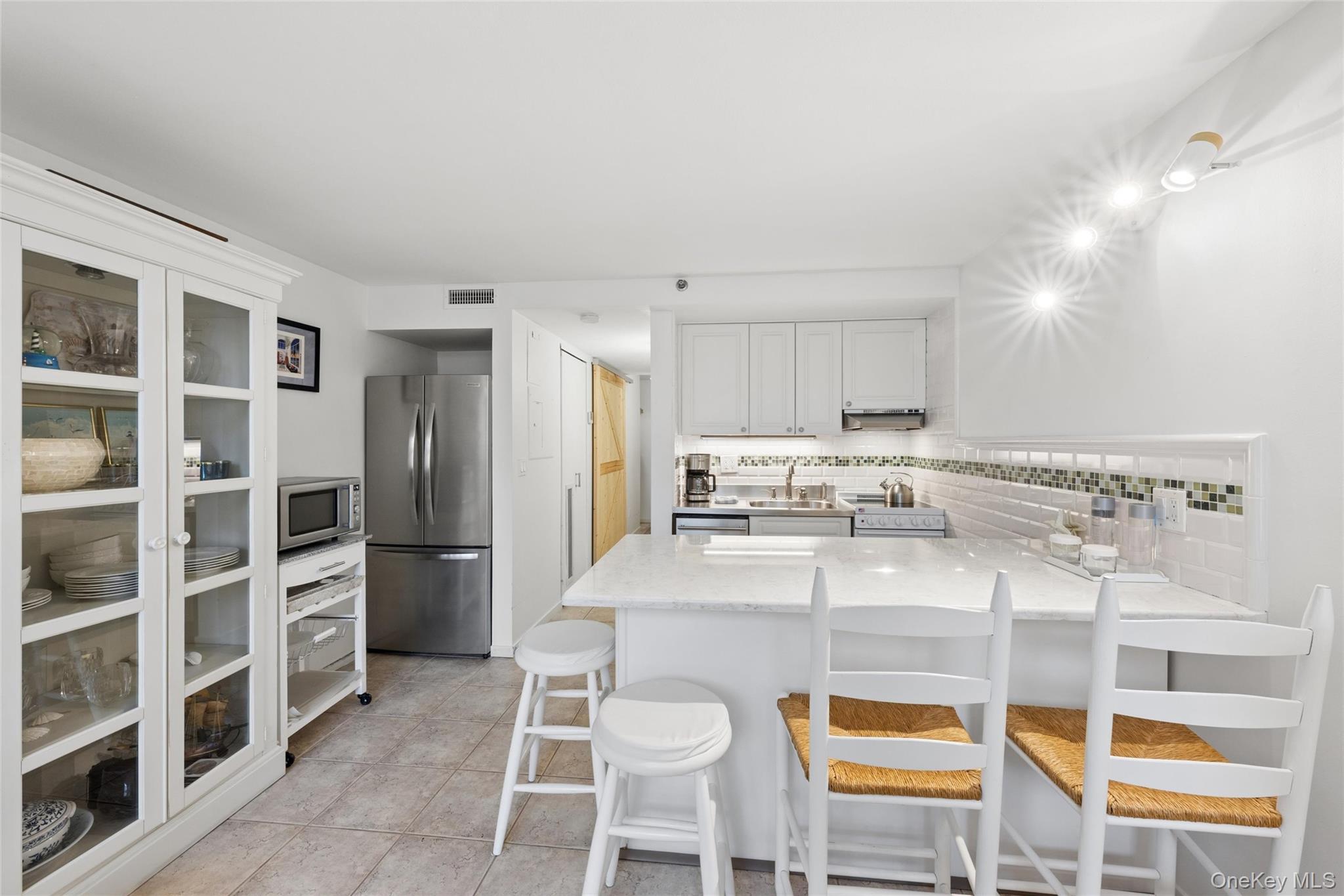 Coop Edgemere  Suffolk County, NY 11954, MLS-967913-8