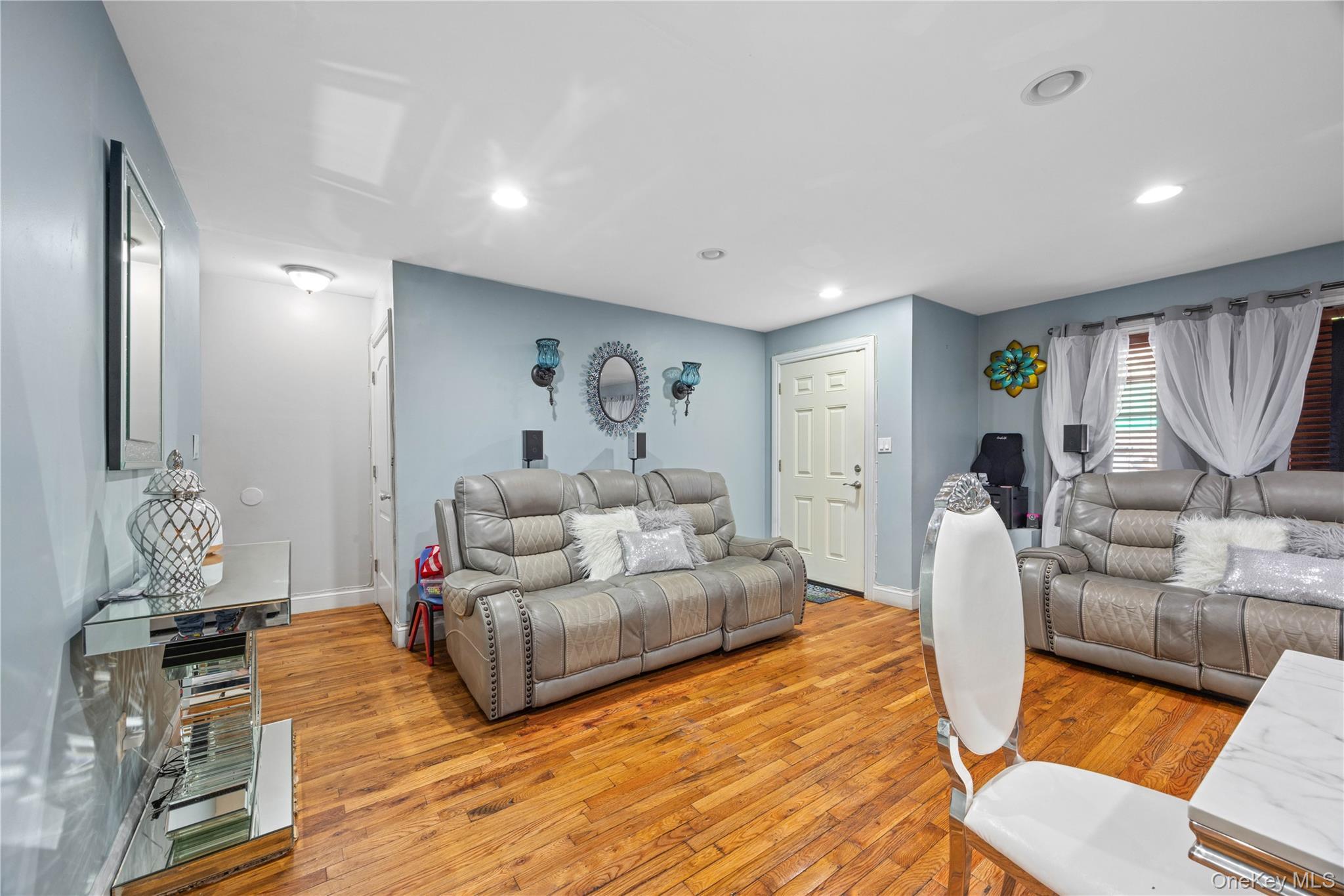 Single Family Decatur Bronx, NY 10458, MLS-967938-17