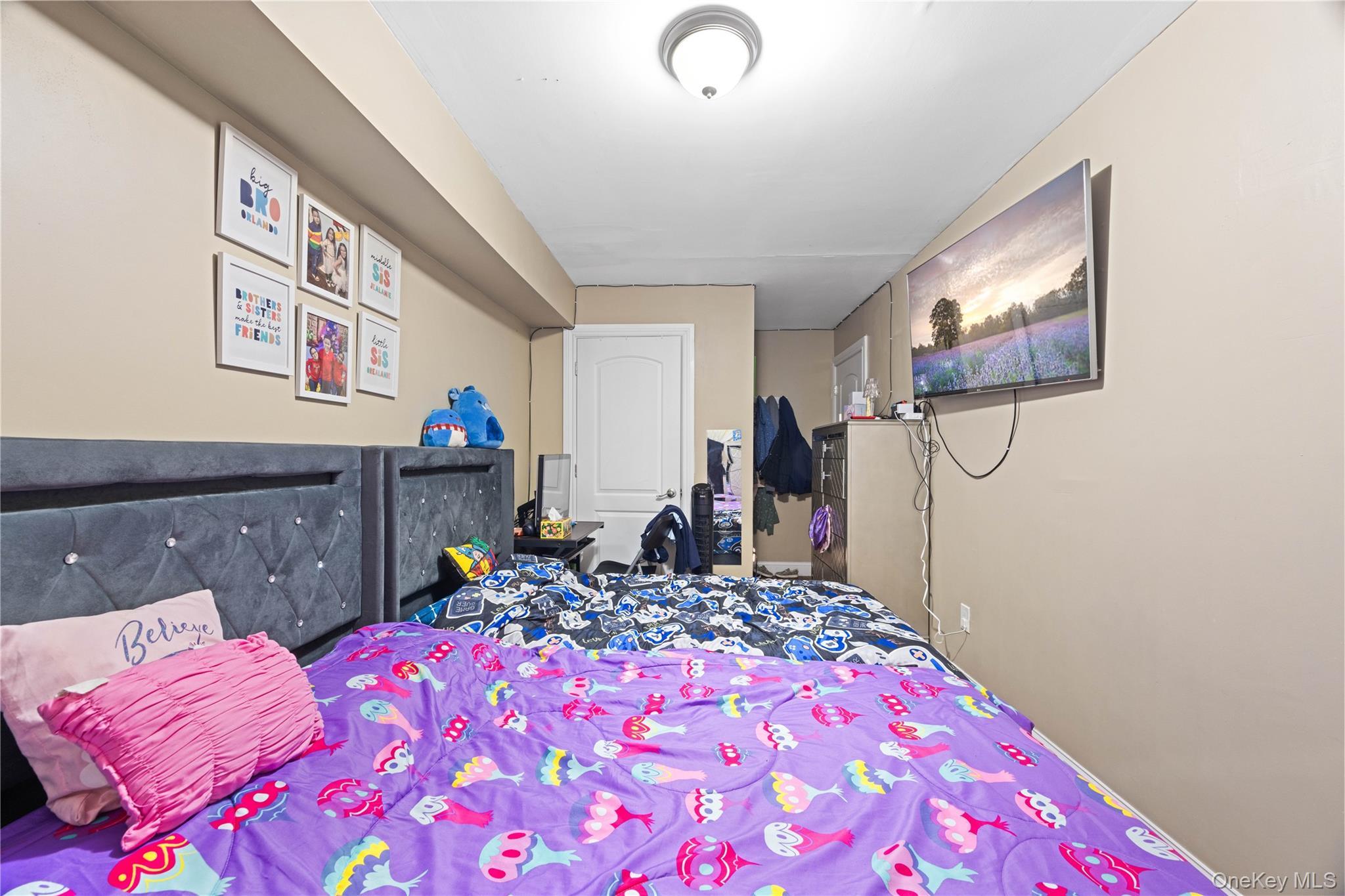 Single Family Decatur Bronx, NY 10458, MLS-967938-20