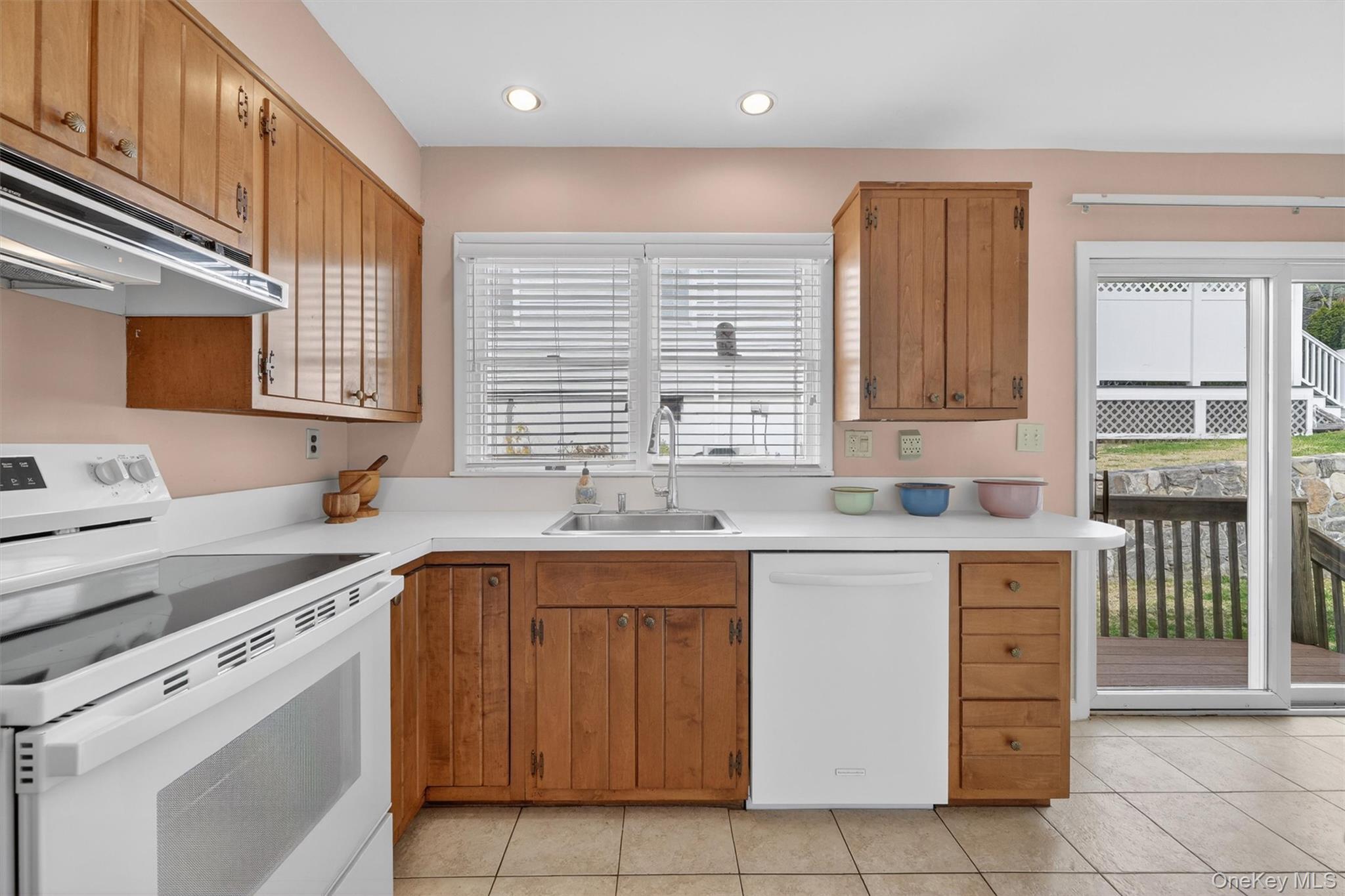 Single Family Thompson  Westchester County, NY 10520, MLS-967972-11