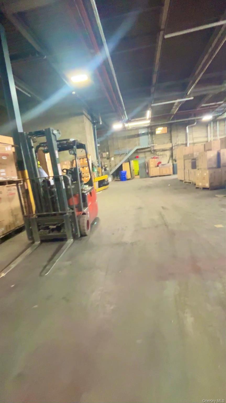 Commercial Lease Laurel Hill  Queens, NY 11377, MLS-968006-8