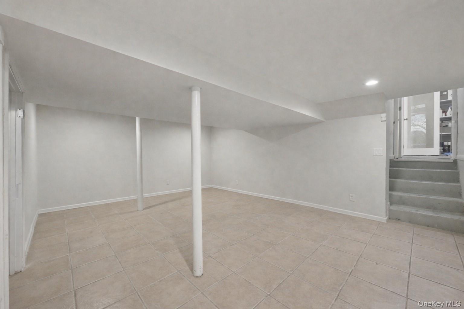 Single Family Richfield Street Nassau County, NY 11803, MLS-968012-30