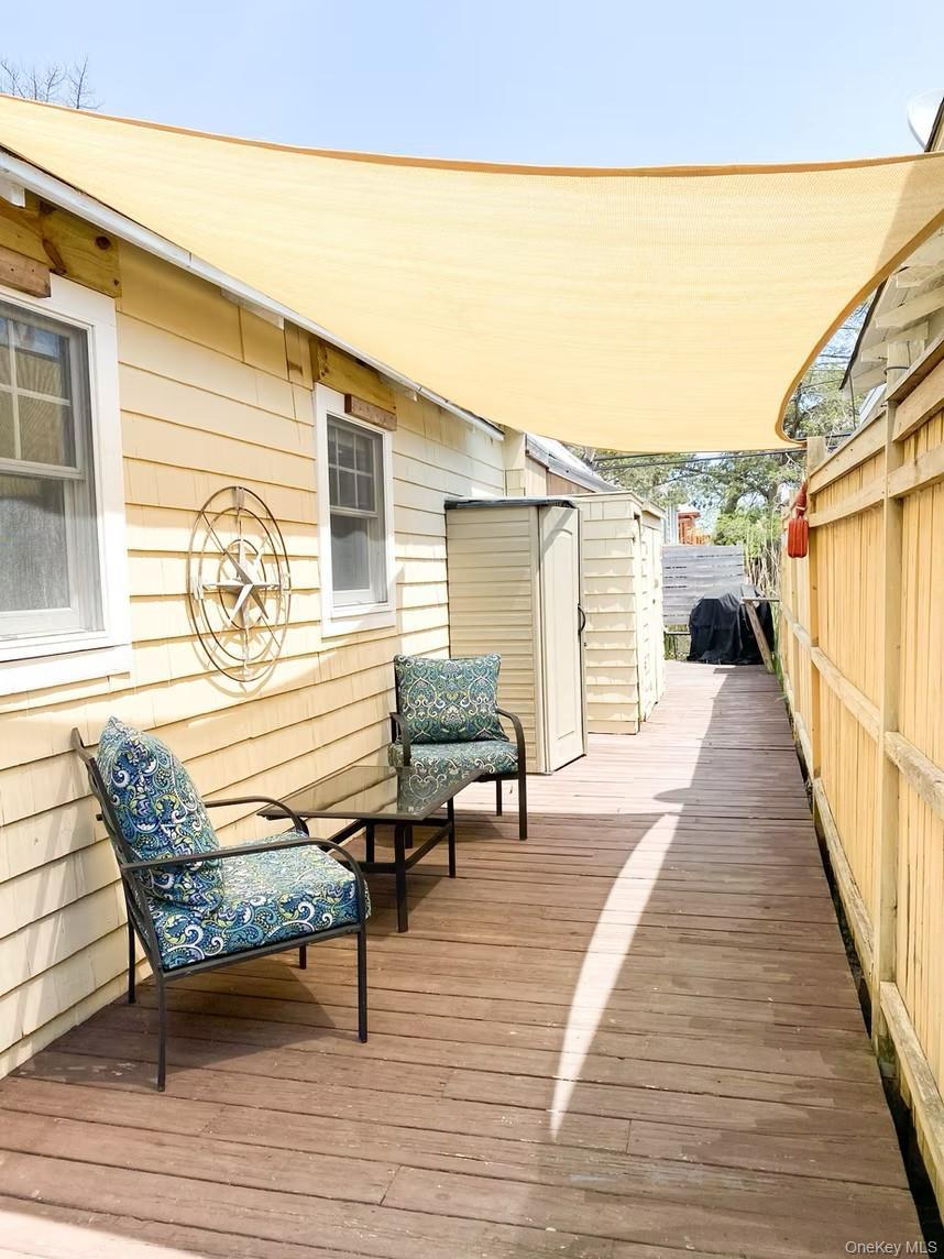 Single Family Cottage Walk Suffolk County, NY 11770, MLS-968013-15