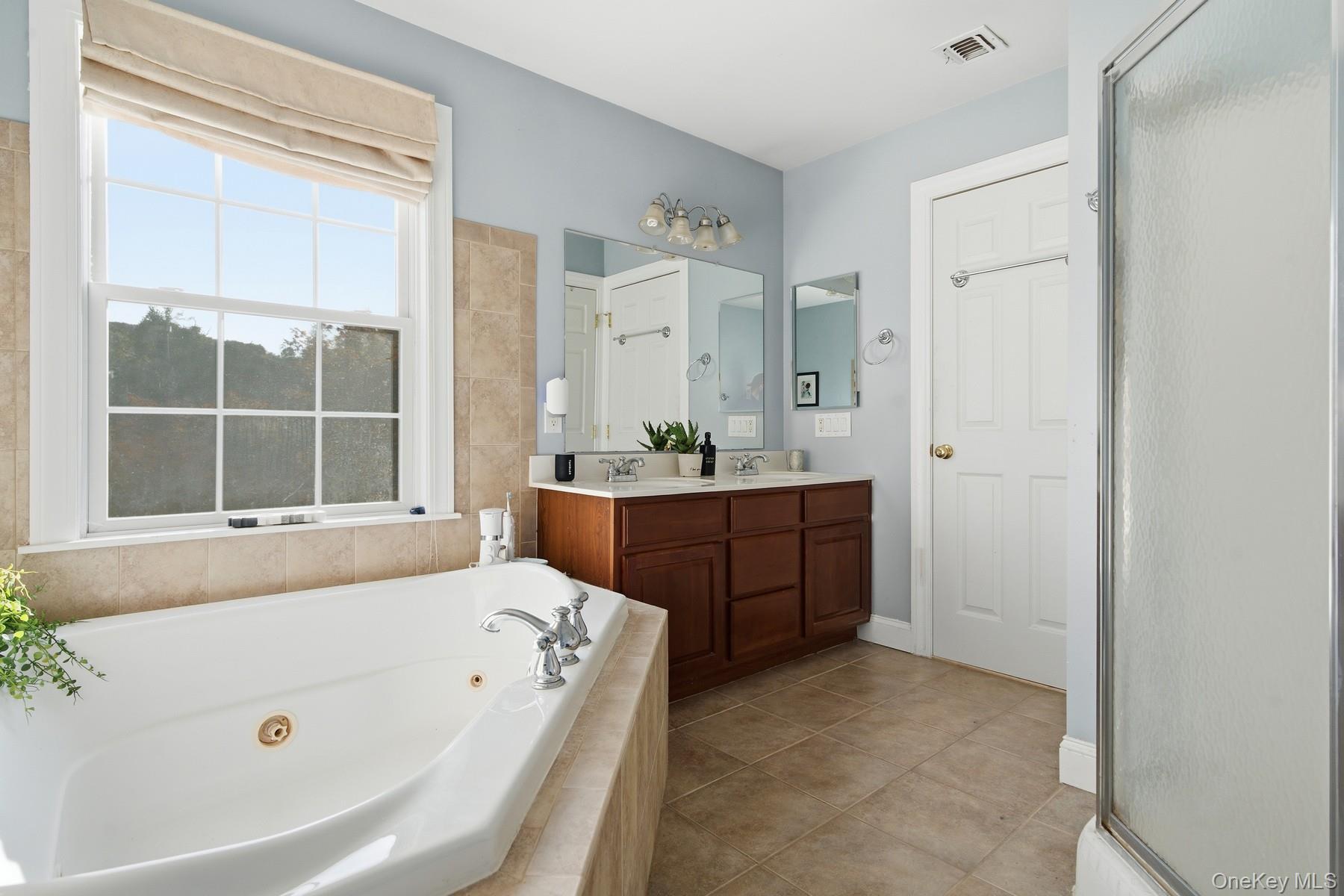 Single Family Hewitt  Rockland County, NY 10923, MLS-968057-22