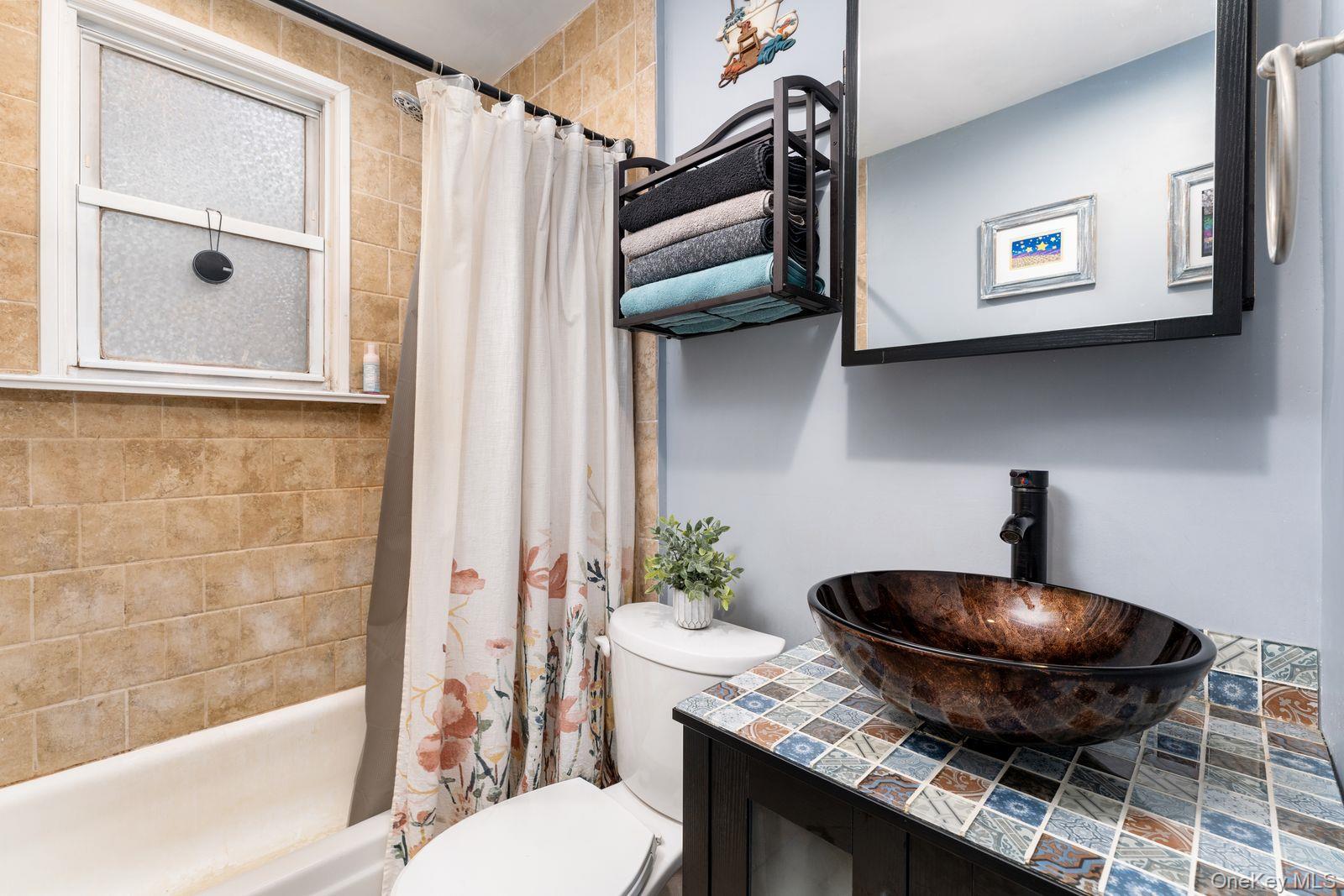 Single Family 10th  Suffolk County, NY 11704, MLS-968069-7