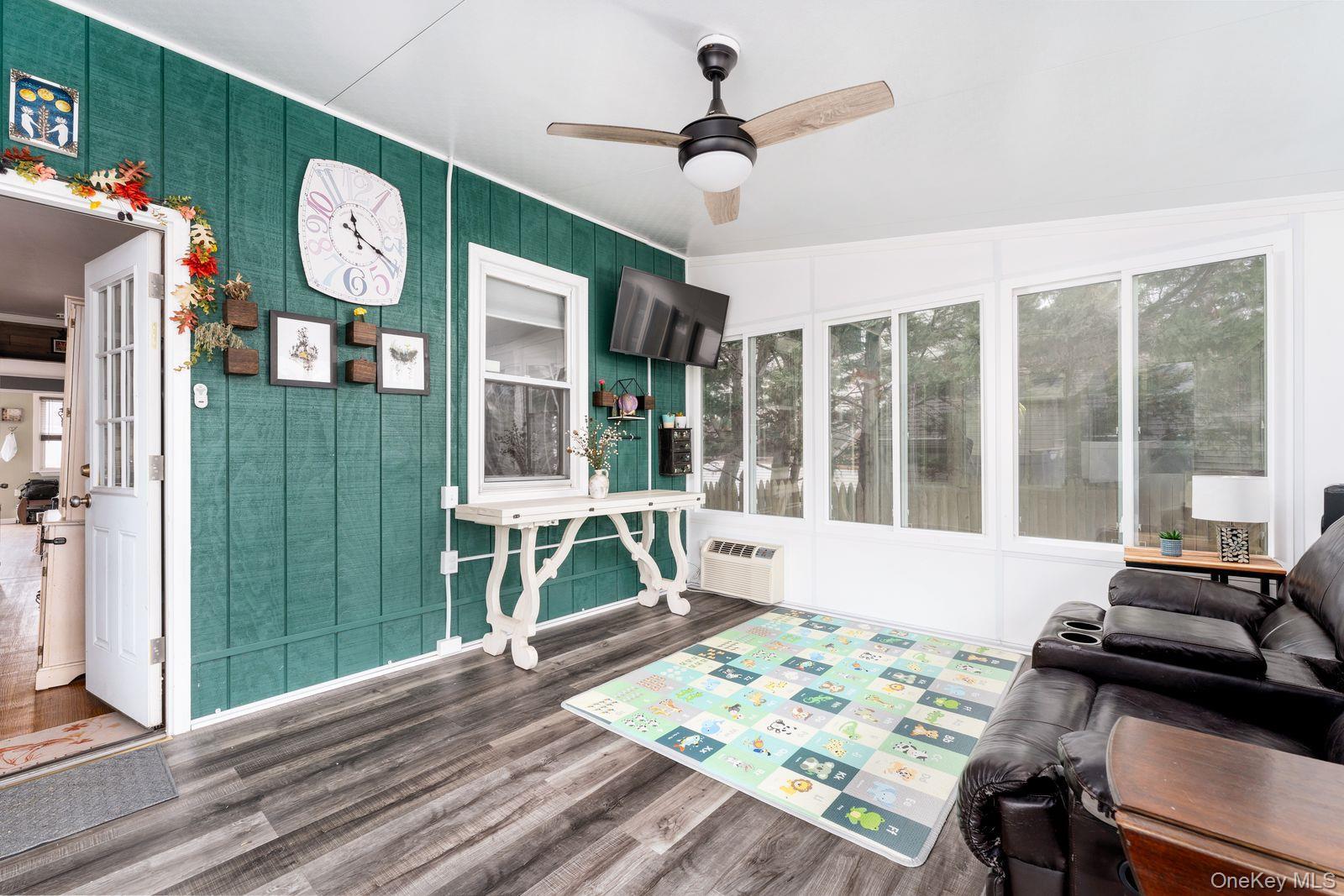 Single Family 10th  Suffolk County, NY 11704, MLS-968069-8