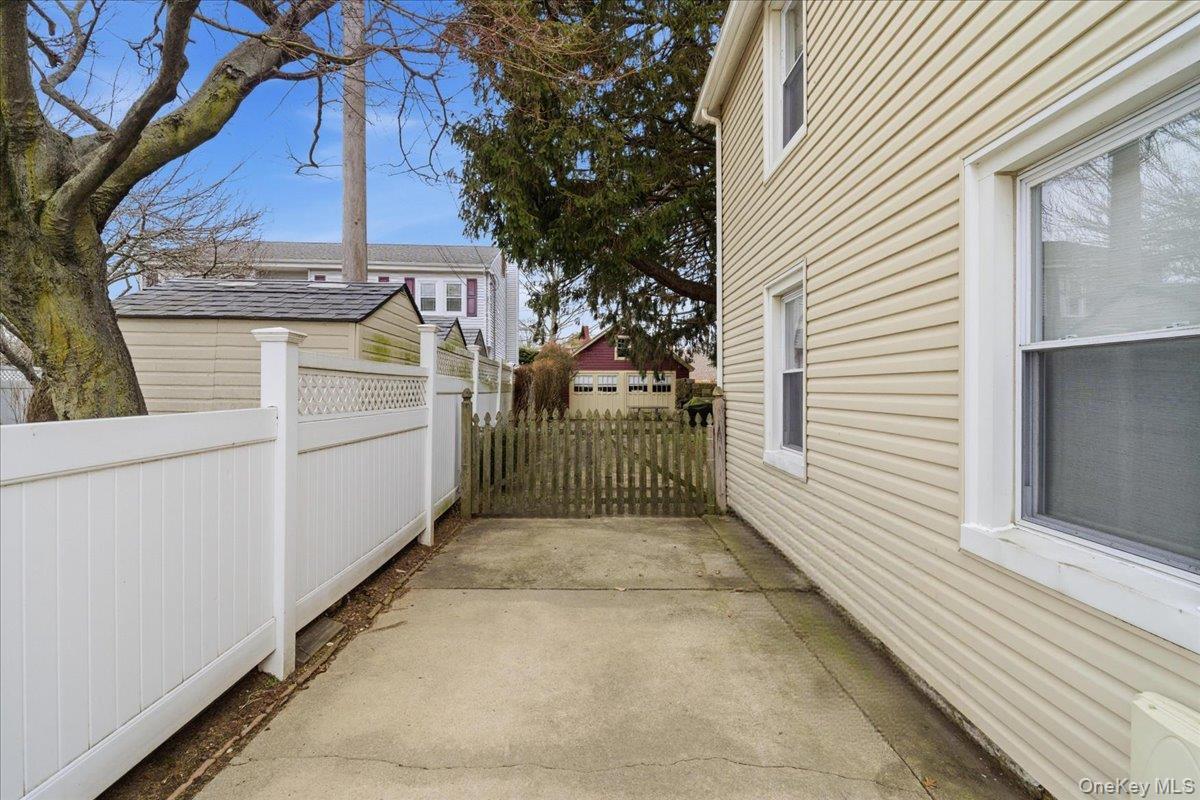 Single Family Washington  Nassau County, NY 11783, MLS-968082-23