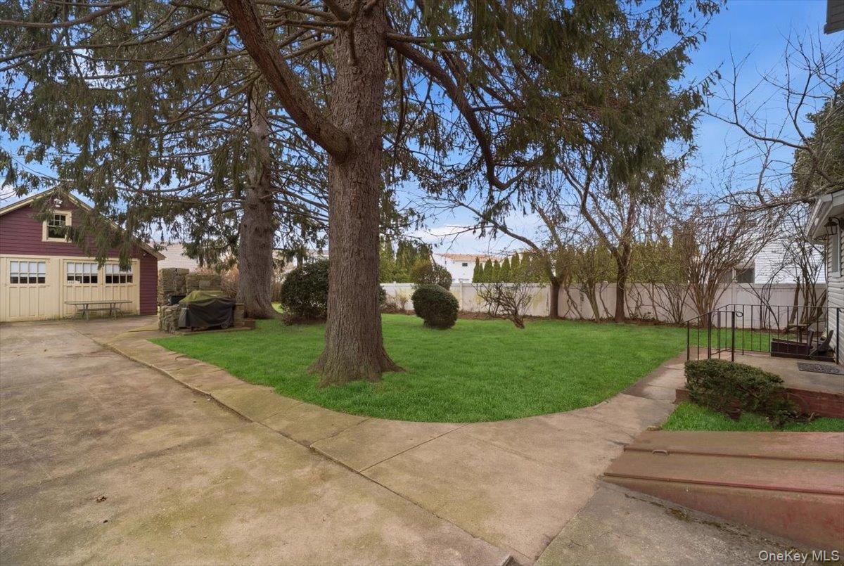 Single Family Washington  Nassau County, NY 11783, MLS-968082-25