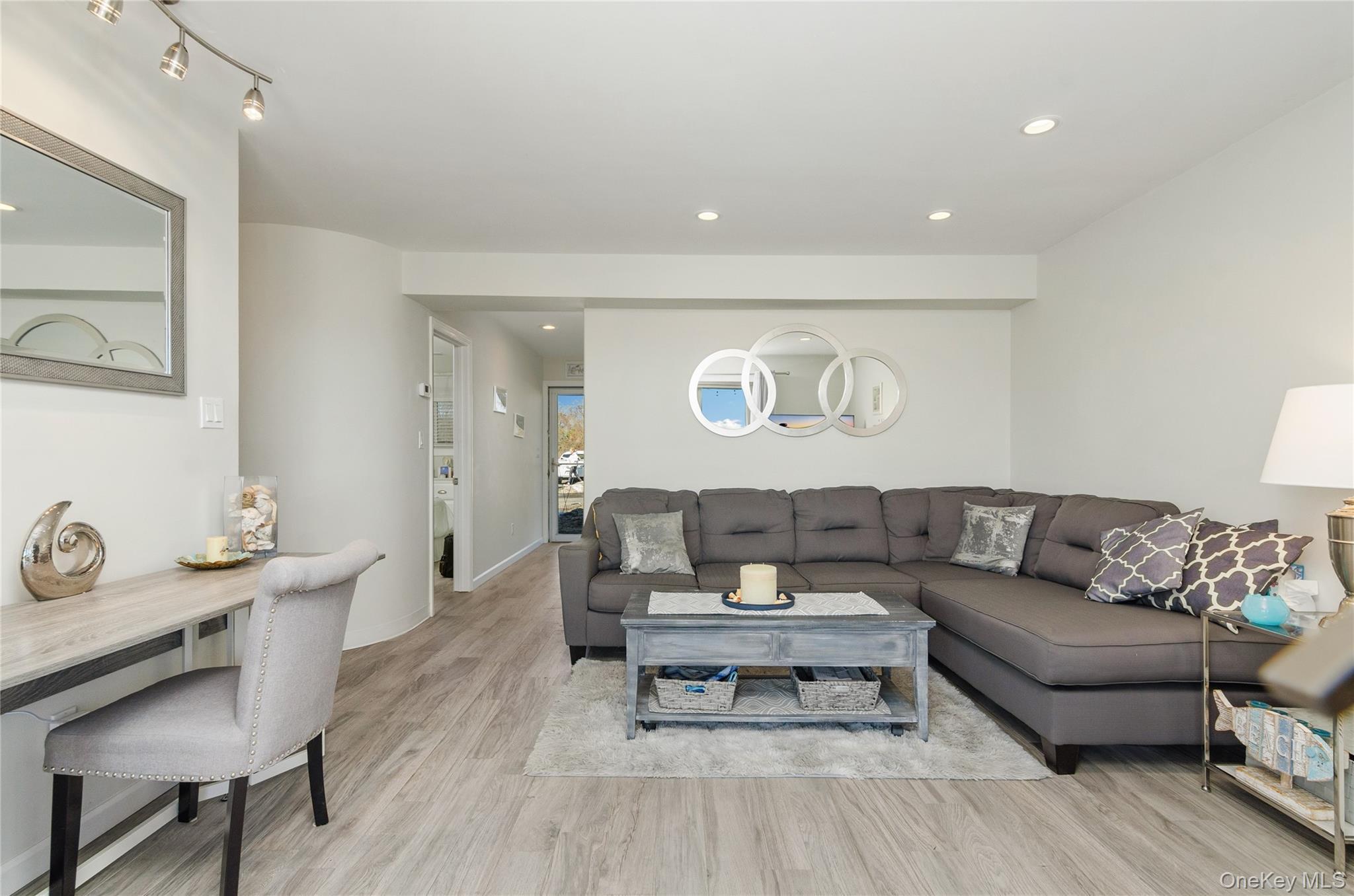 Coop Tiana  Suffolk County, NY 11946, MLS-968092-4