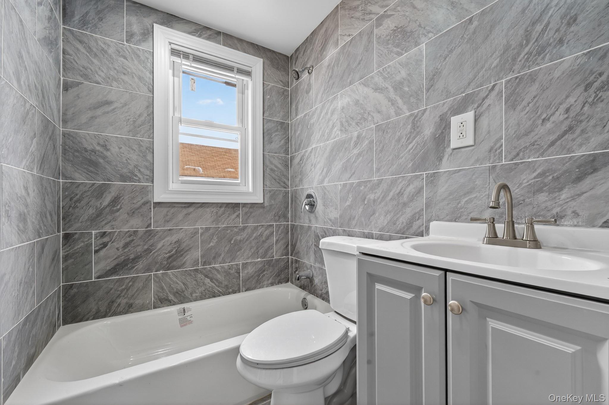 Single Family Liverpool  Queens, NY 11435, MLS-968104-10