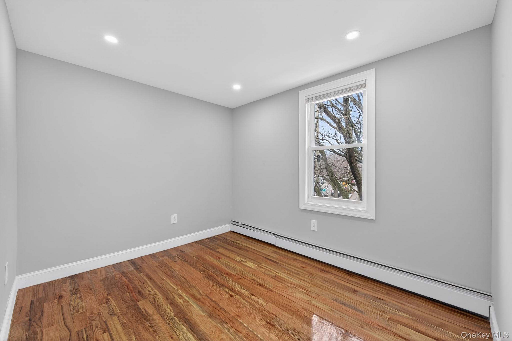 Single Family Liverpool  Queens, NY 11435, MLS-968104-9