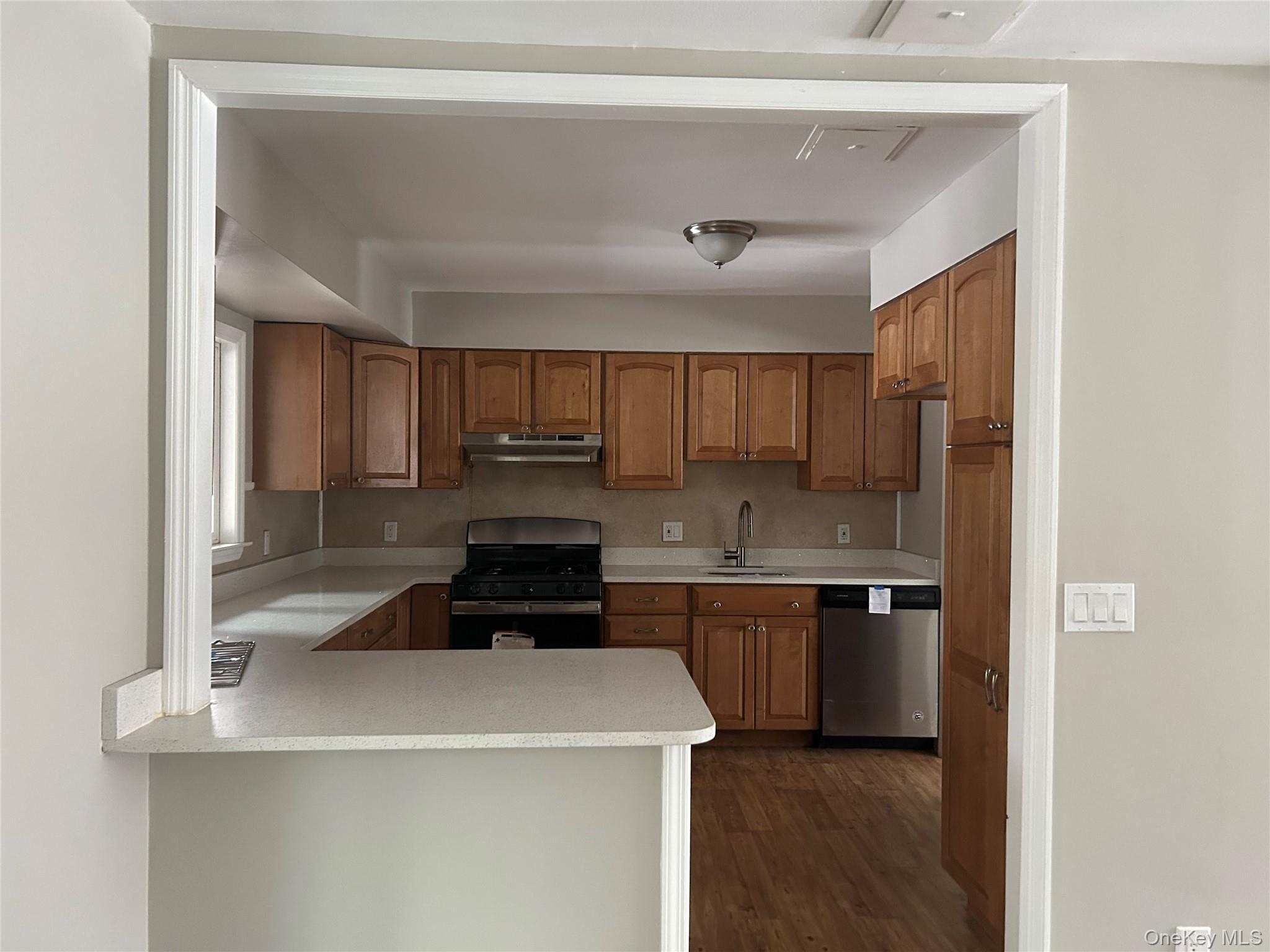 Single Family Sutton Park  Dutchess County, NY 12603, MLS-968112-6