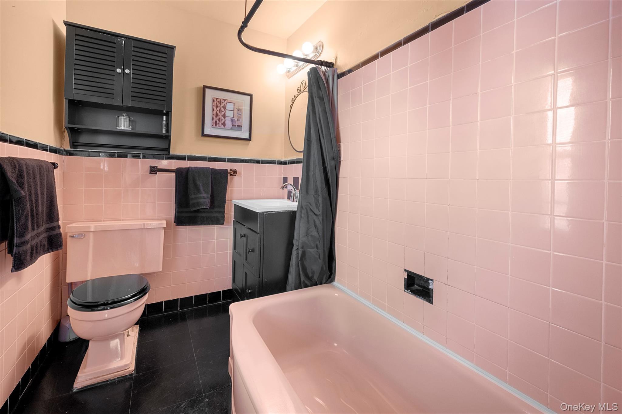 Single Family Bennett Nassau County, NY 11550, MLS-968147-25