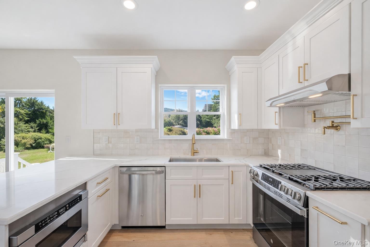 Single Family Gail Circle Suffolk County, NY 11778, MLS-968150-7