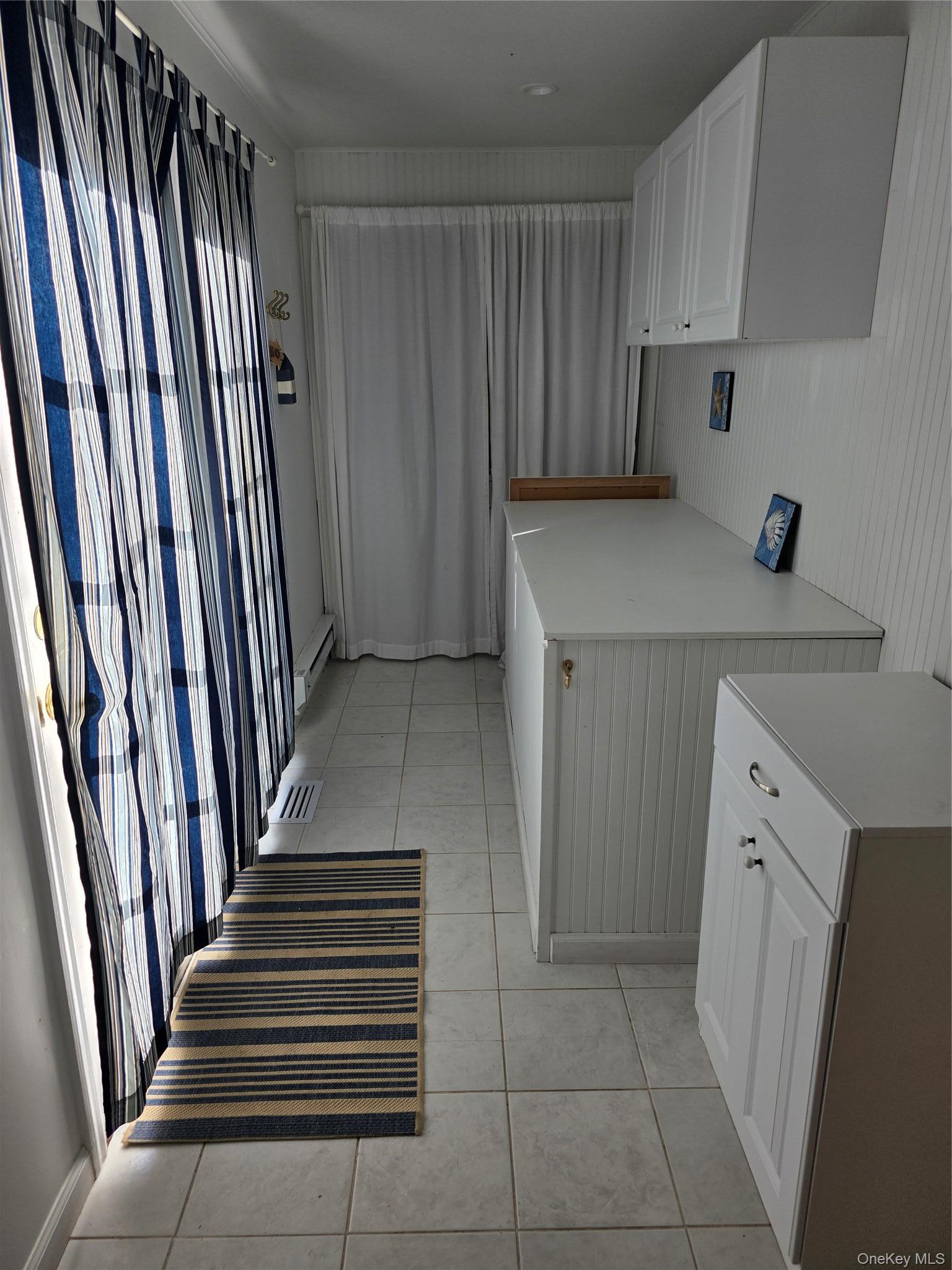 Single Family Lincoln  Suffolk County, NY 11946, MLS-968169-10