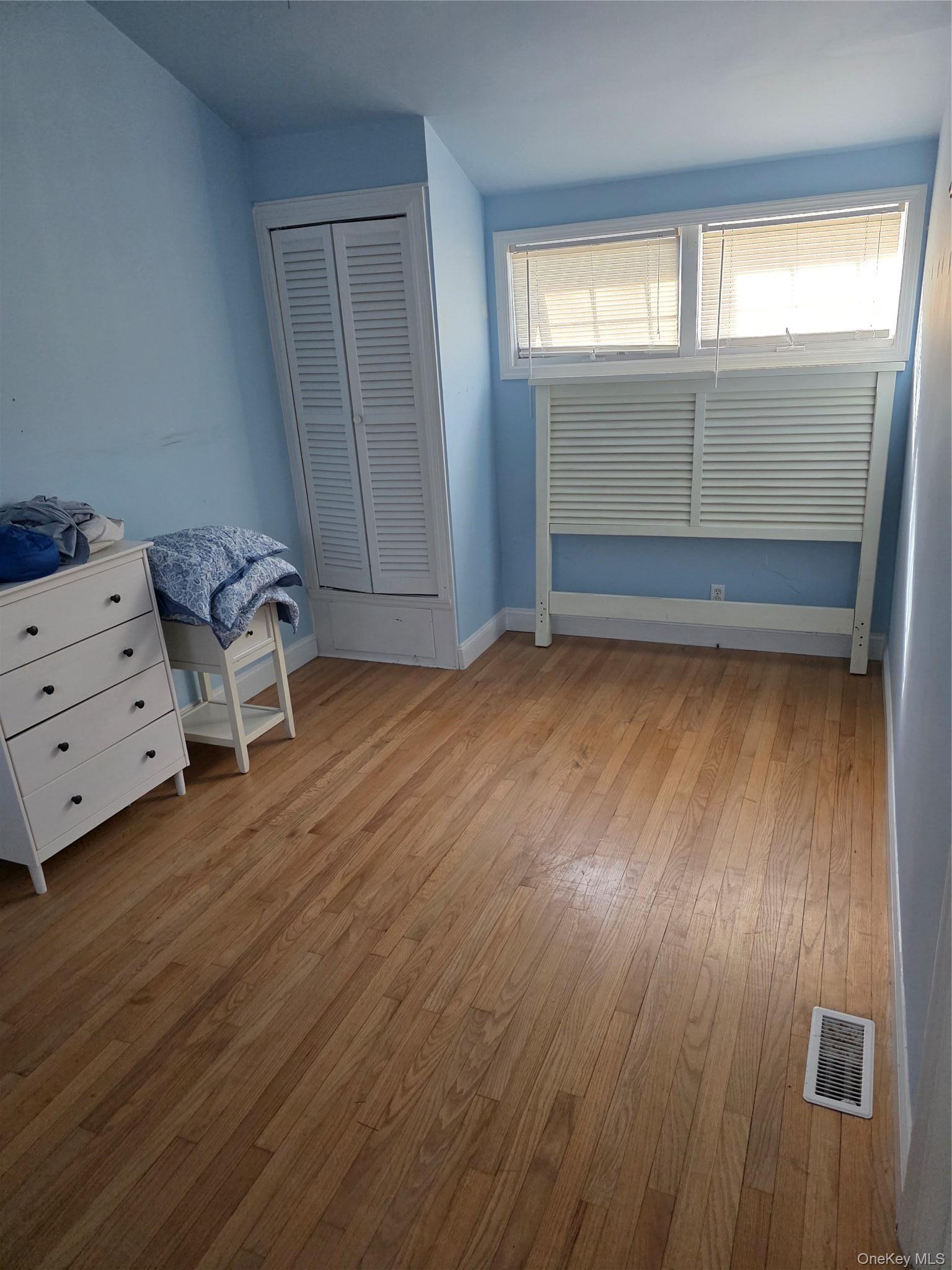 Single Family Lincoln  Suffolk County, NY 11946, MLS-968169-15