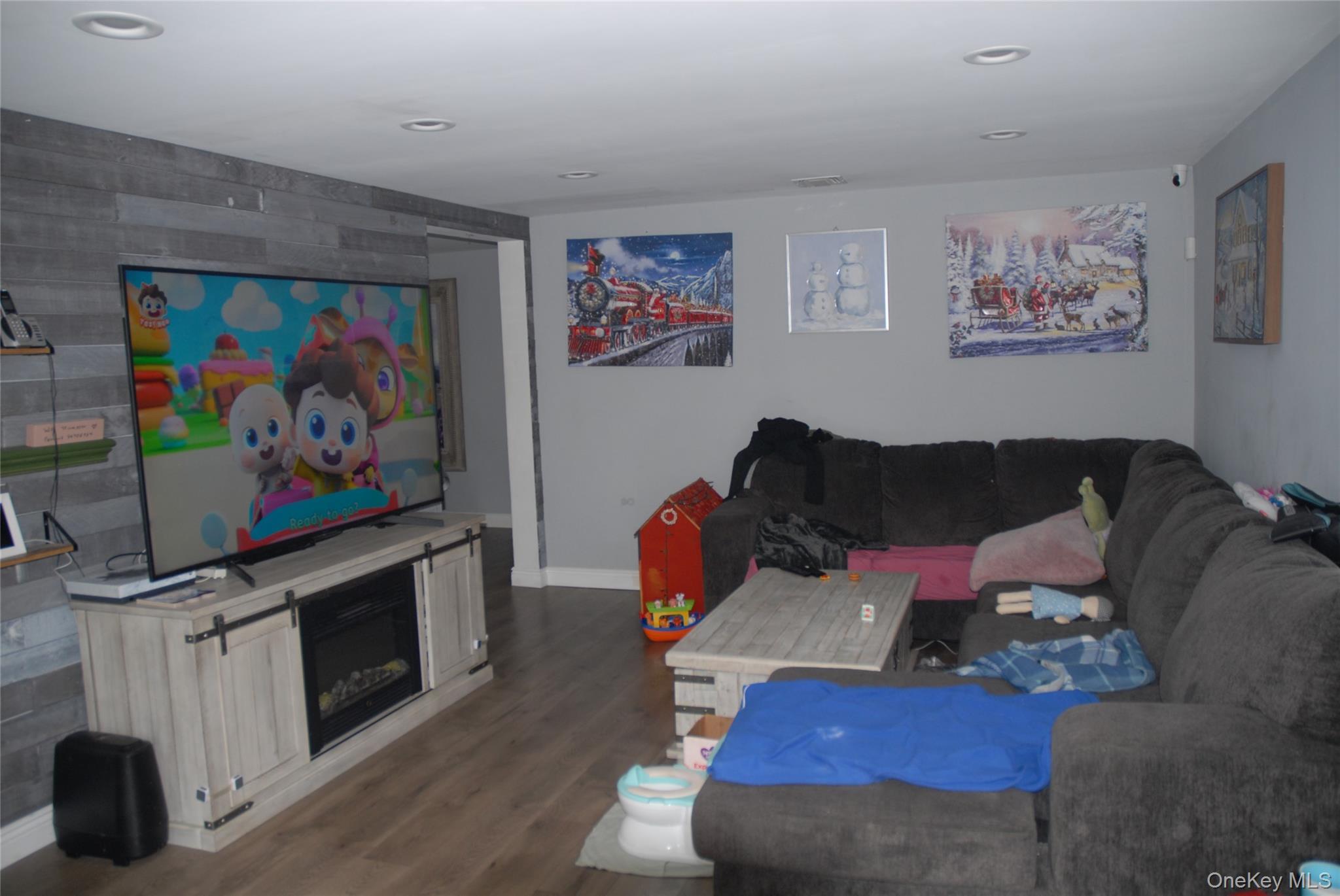 Single Family Carleton  Suffolk County, NY 11967, MLS-968172-5