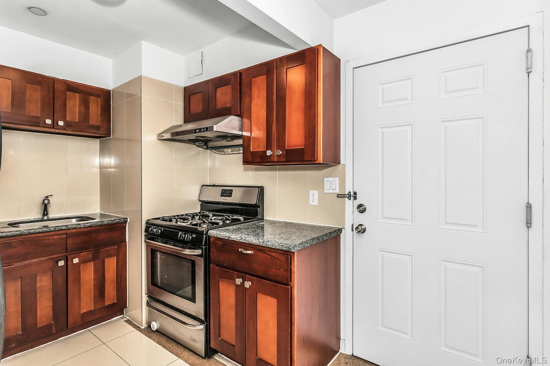 Condo Prince  Queens, NY 11354, MLS-968193-4