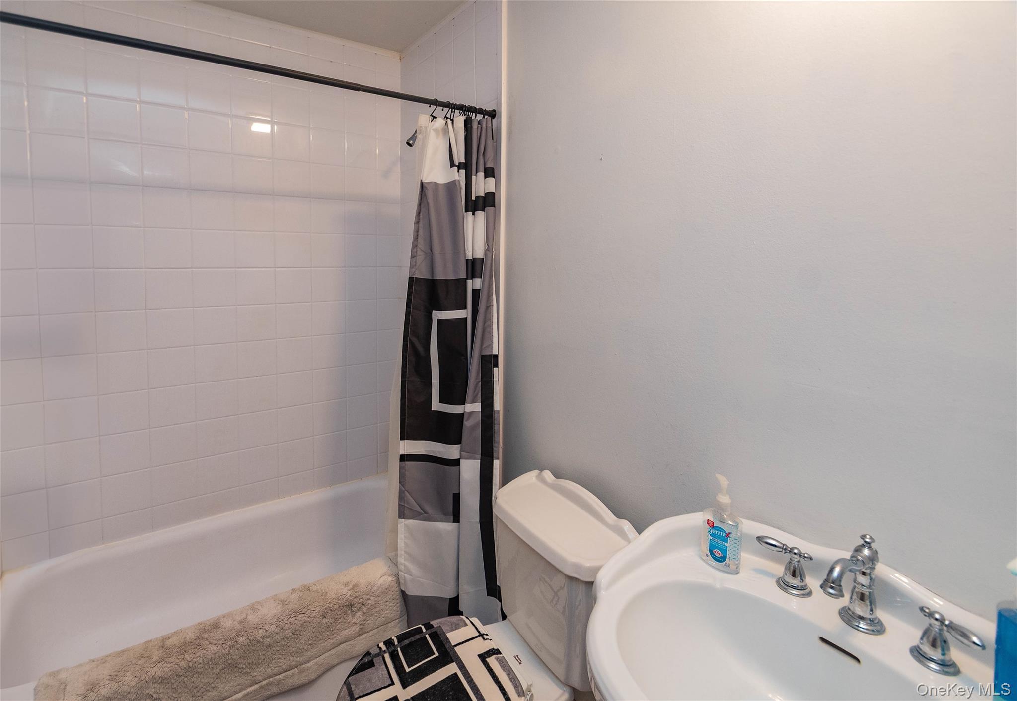 Single Family Reggie Dutchess County, NY 12590, MLS-968214-19