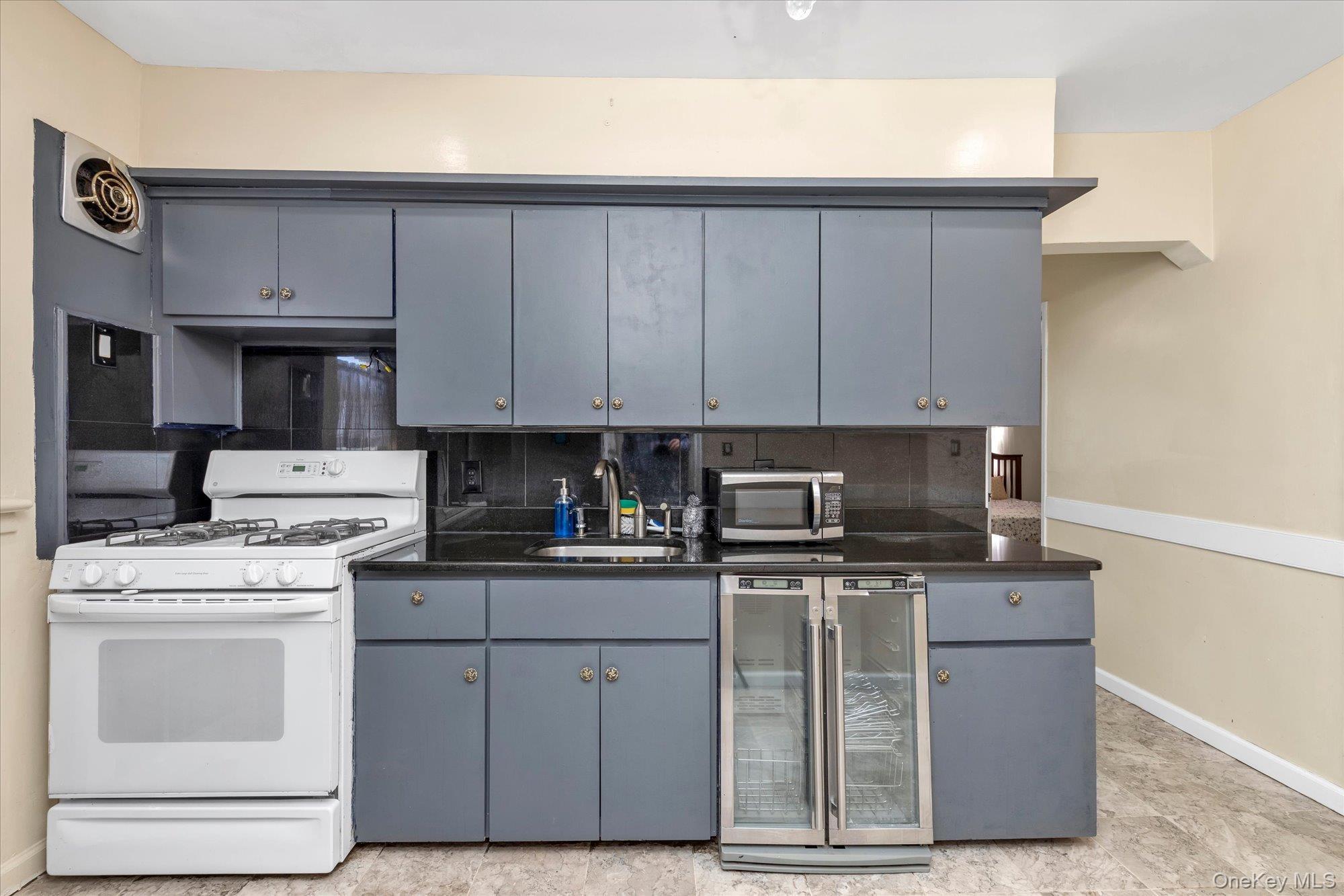 Single Family Ann  Nassau County, NY 11580, MLS-968236-7