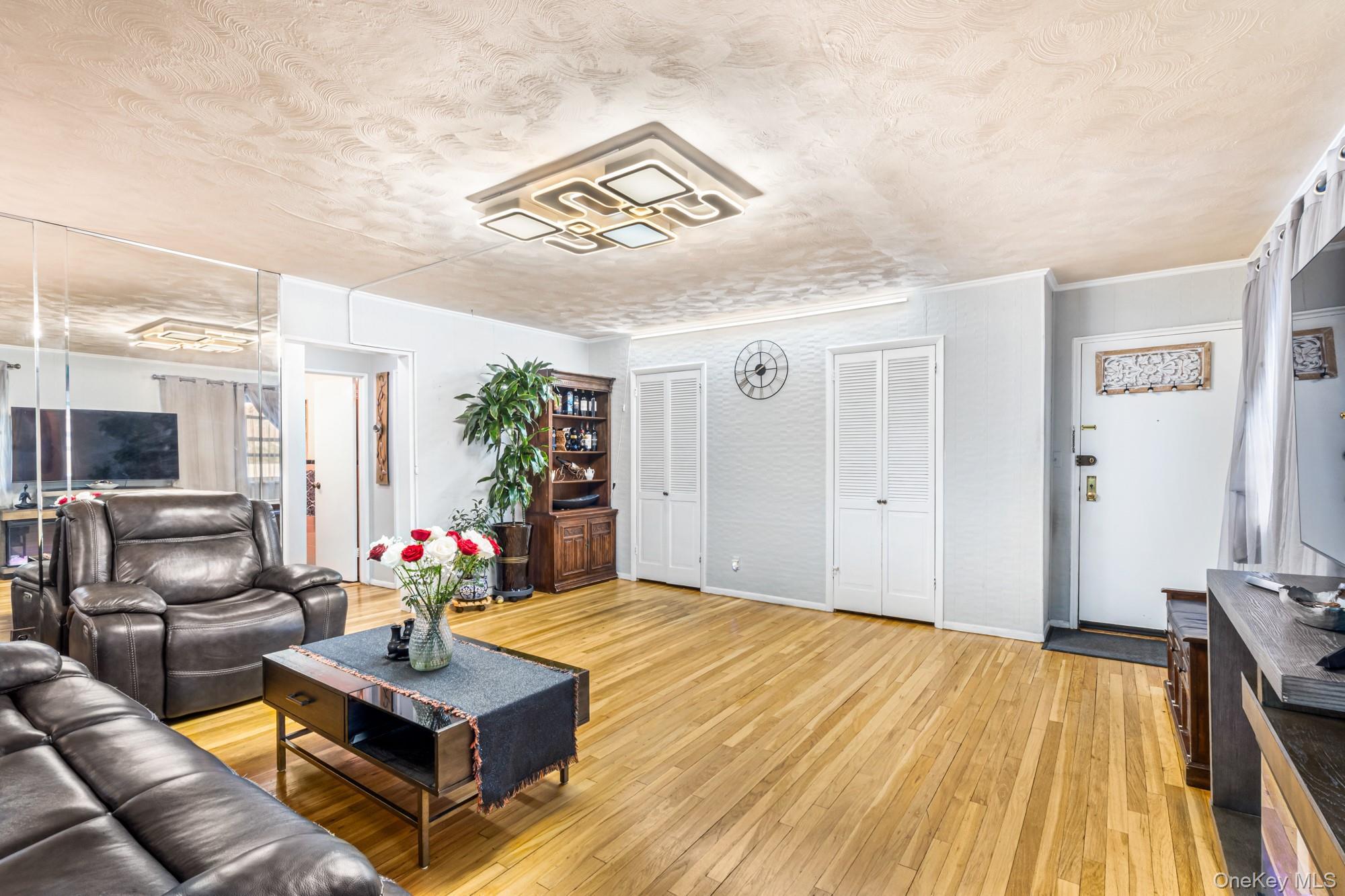 Coop 166th Queens, NY 11357, MLS-968240-4