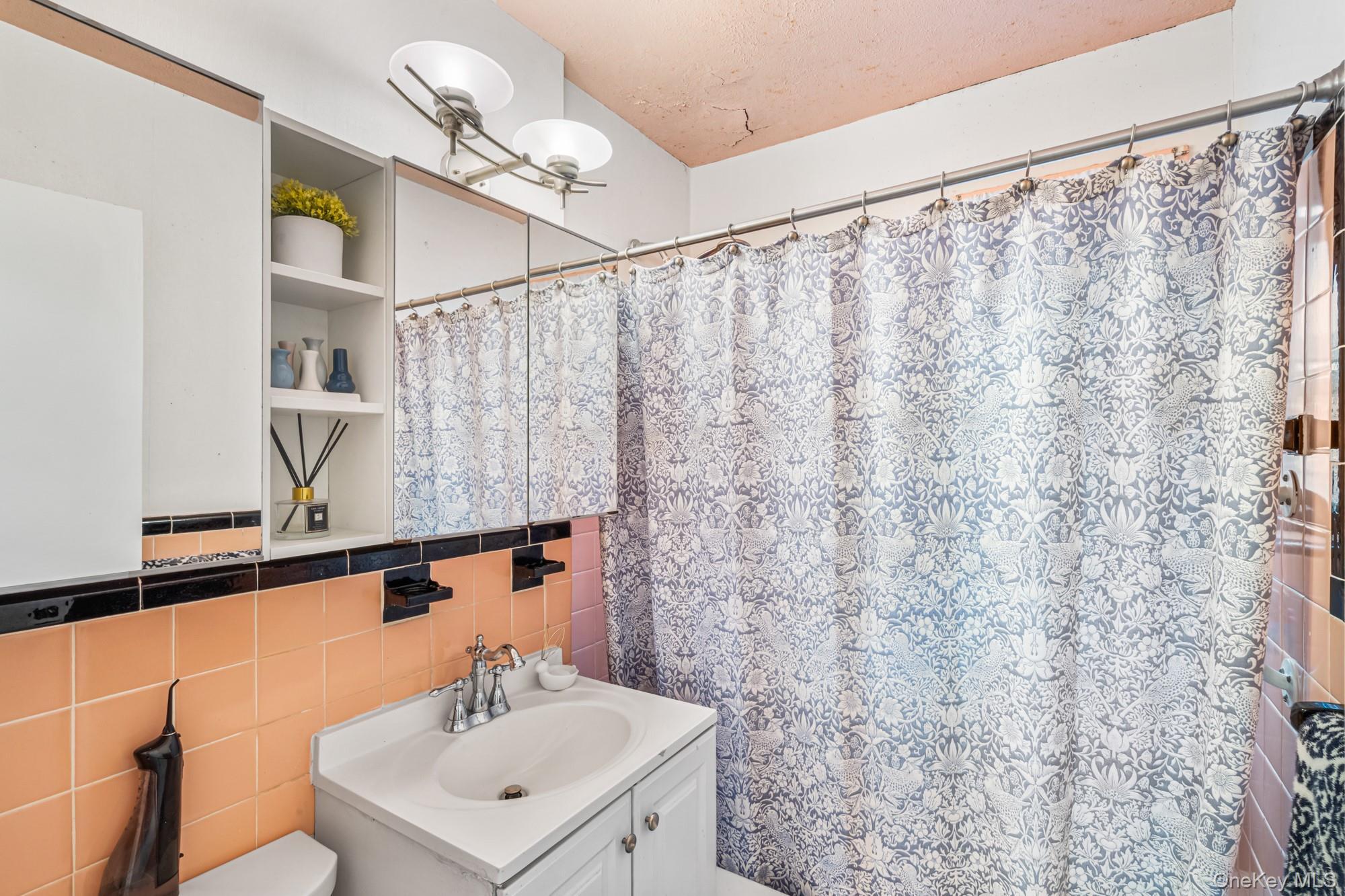 Coop 166th Queens, NY 11357, MLS-968240-8