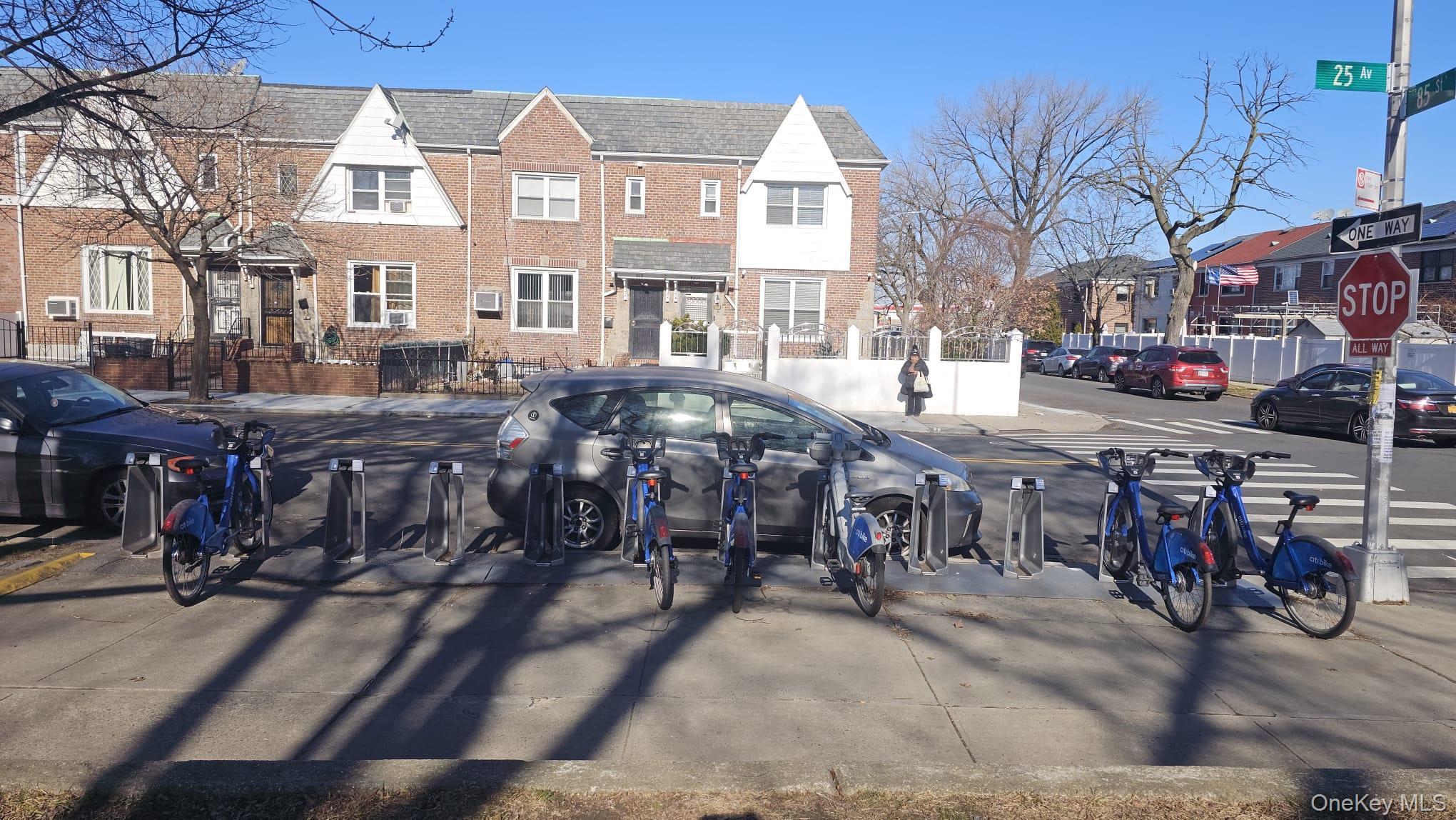 Single Family 25th  Queens, NY 11370, MLS-968275-28