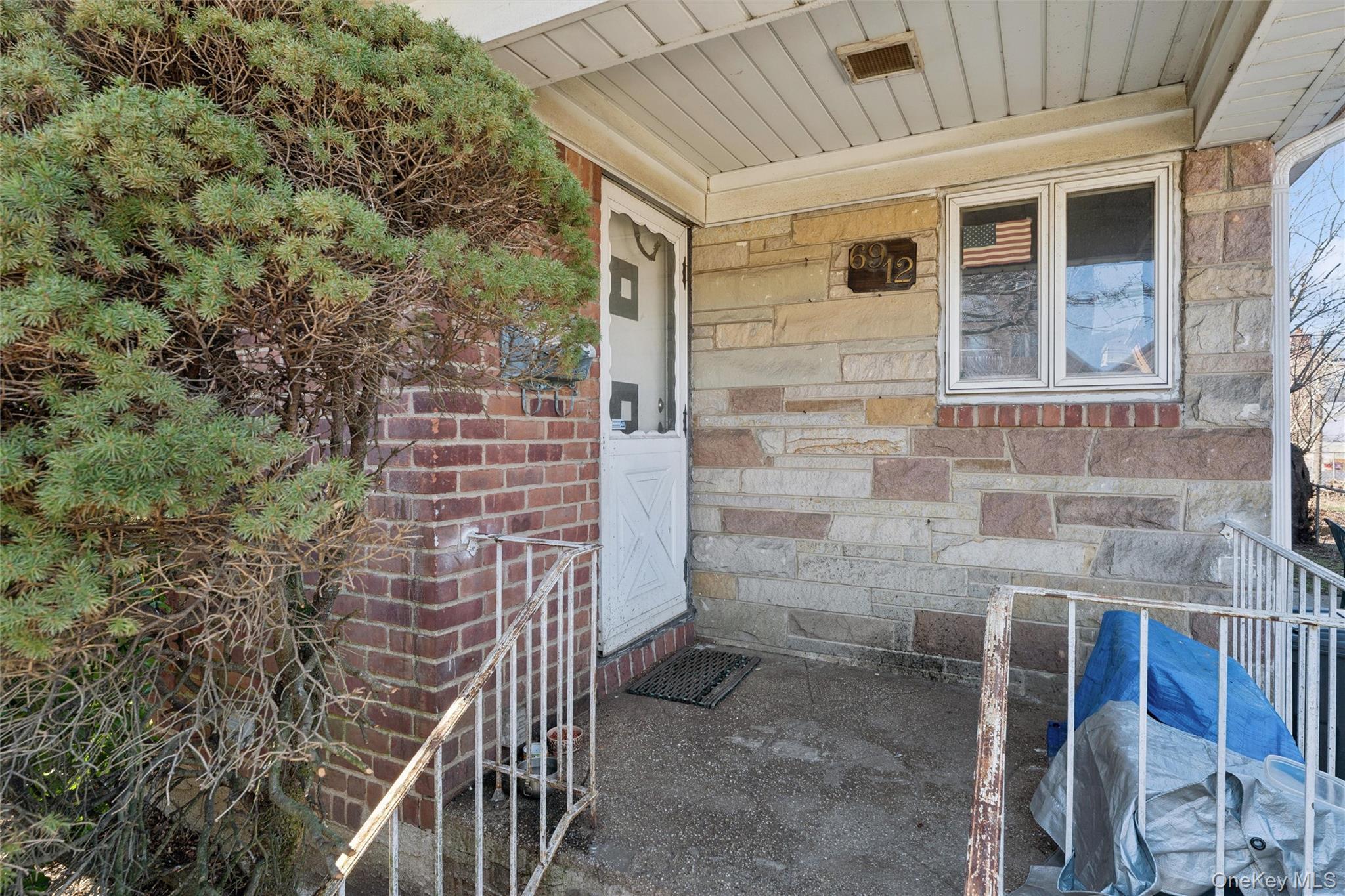 Single Family Cloverdale  Queens, NY 11364, MLS-968289-3