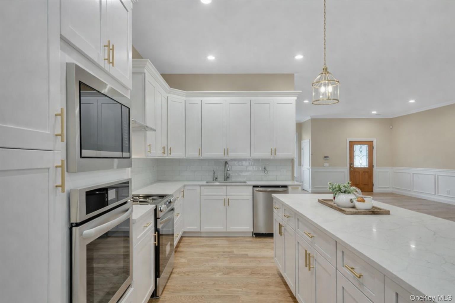 Single Family Gail Circle Suffolk County, NY 11778, MLS-968310-5