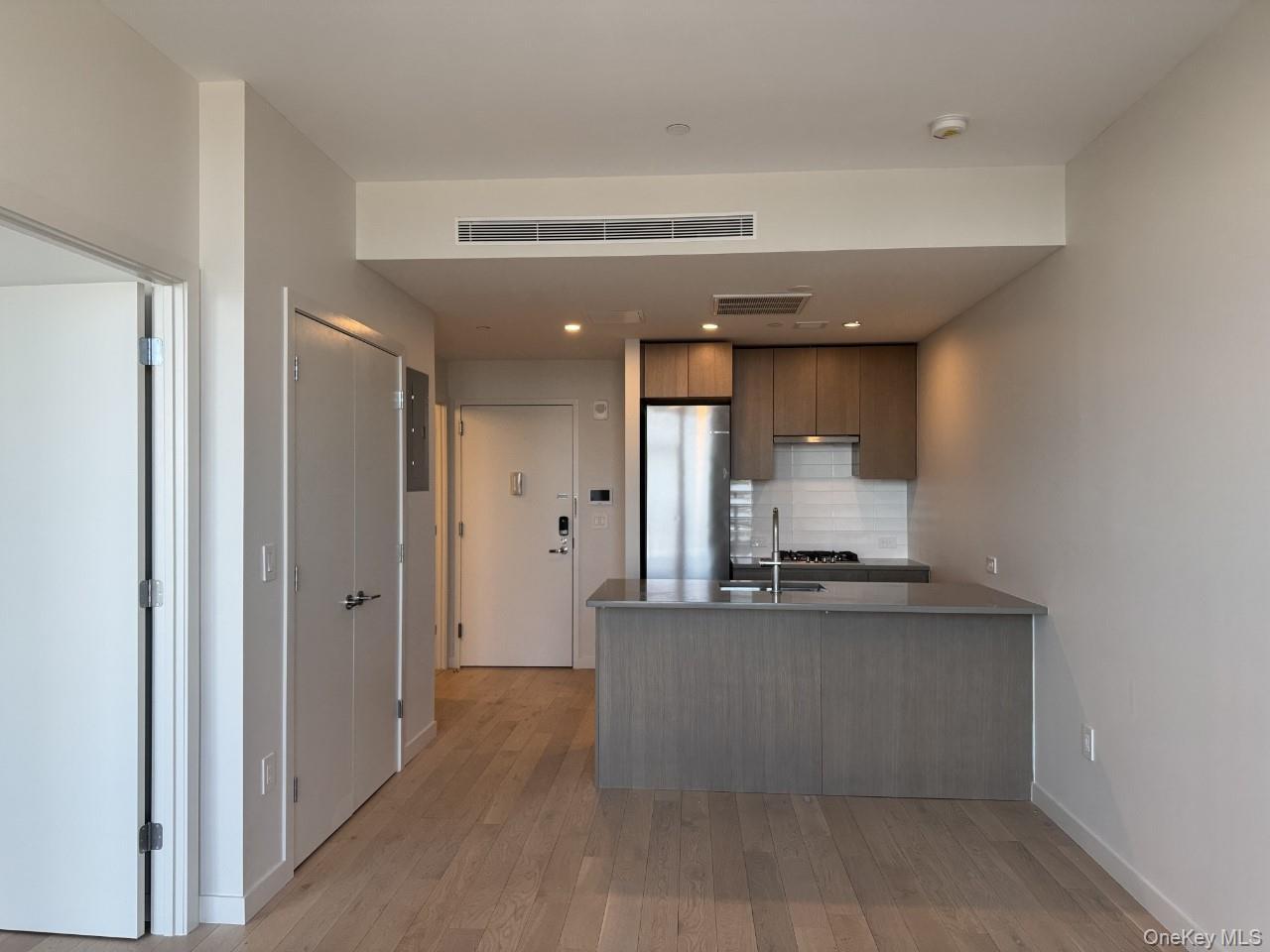 Condo 40th  Queens, NY 11354, MLS-968313-17