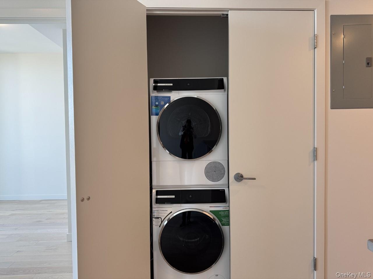 Condo 40th  Queens, NY 11354, MLS-968313-21