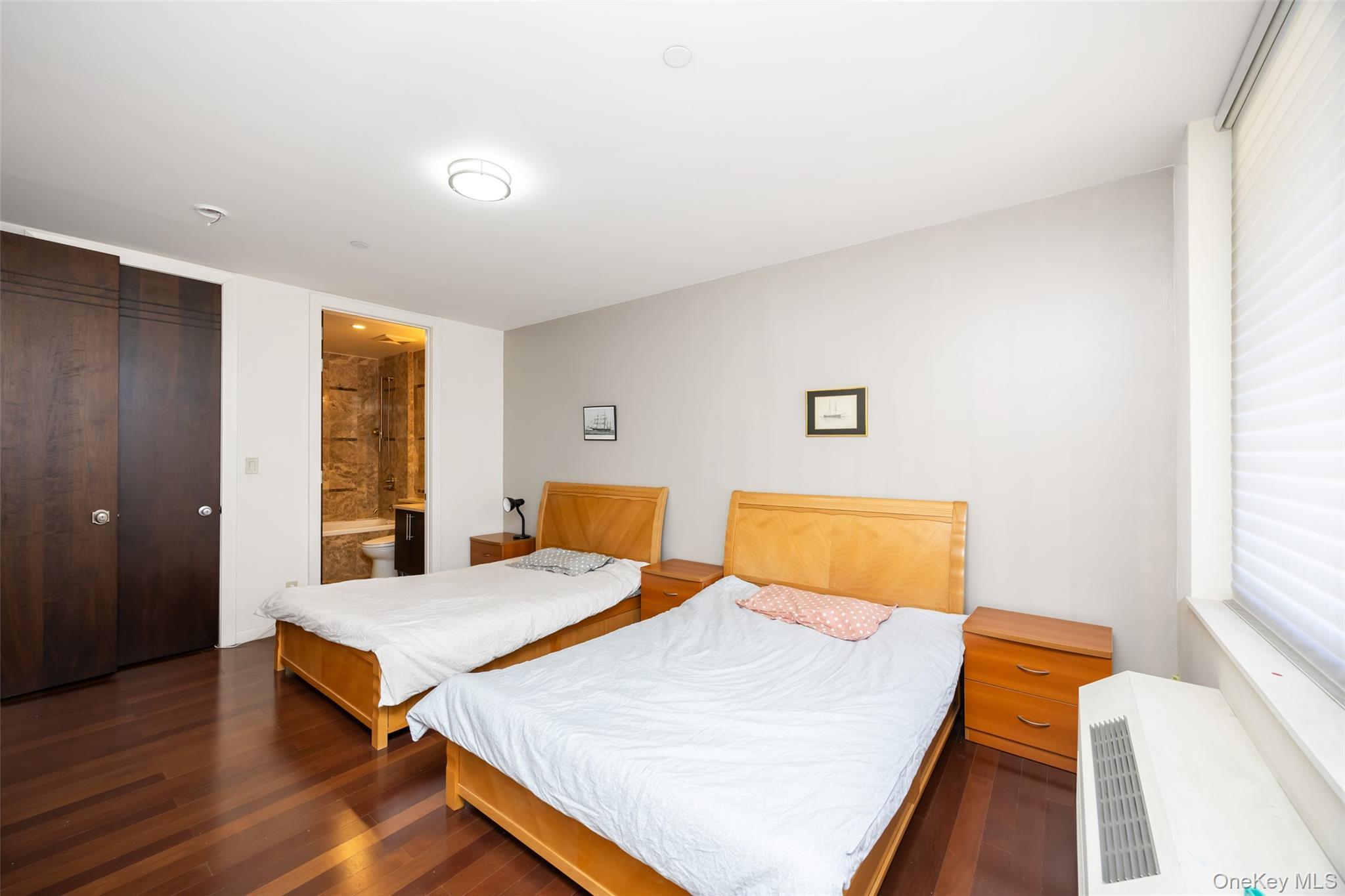 Condo Union  Queens, NY 11354, MLS-968323-16