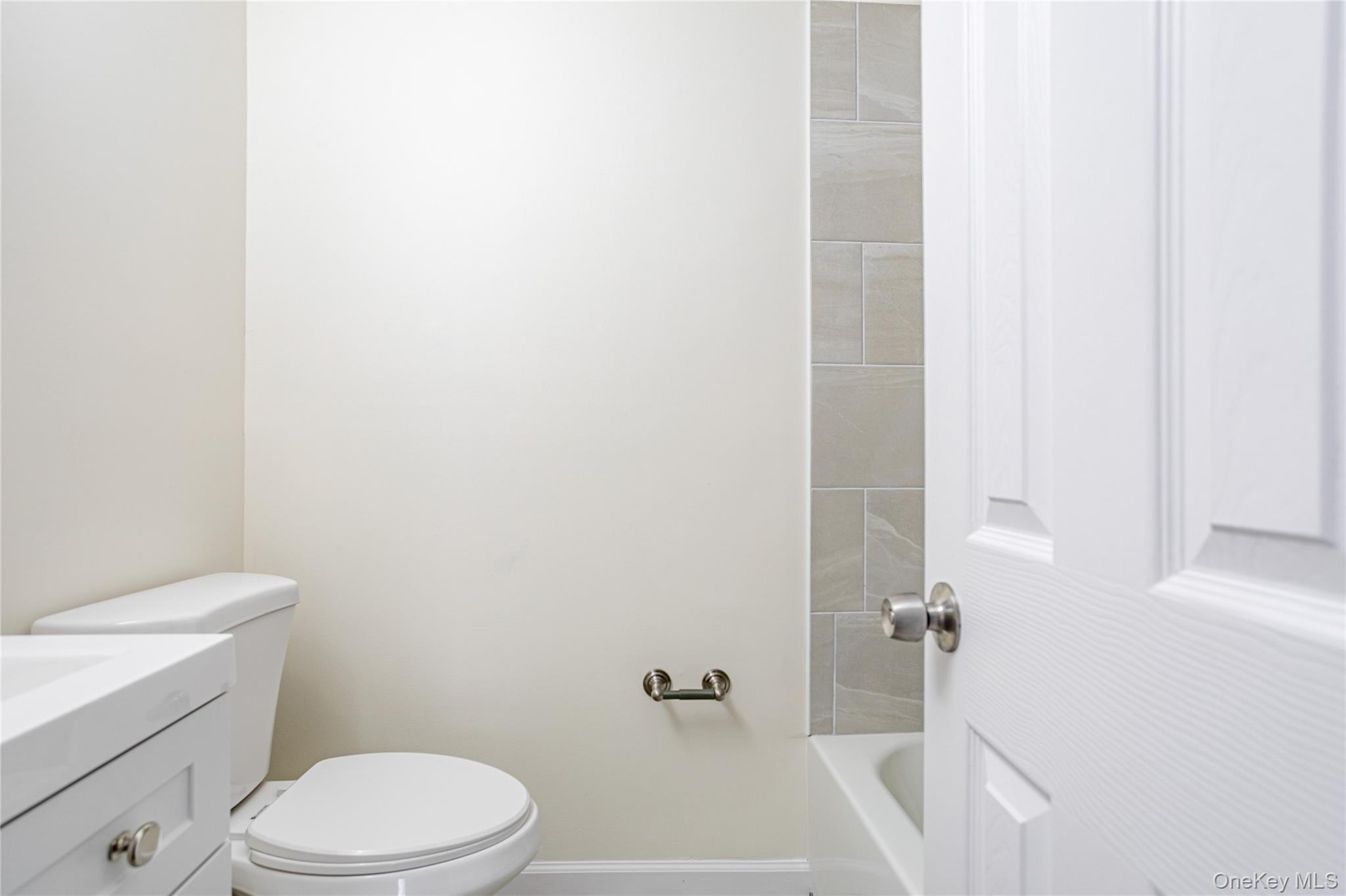 Condo Ilyssa  Staten Island, NY 10312, MLS-968329-17