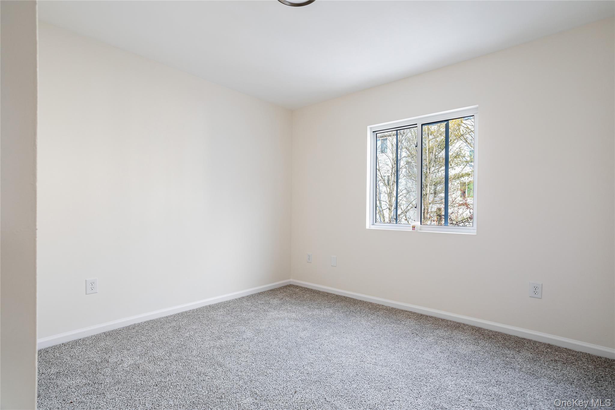 Condo Ilyssa  Staten Island, NY 10312, MLS-968329-22