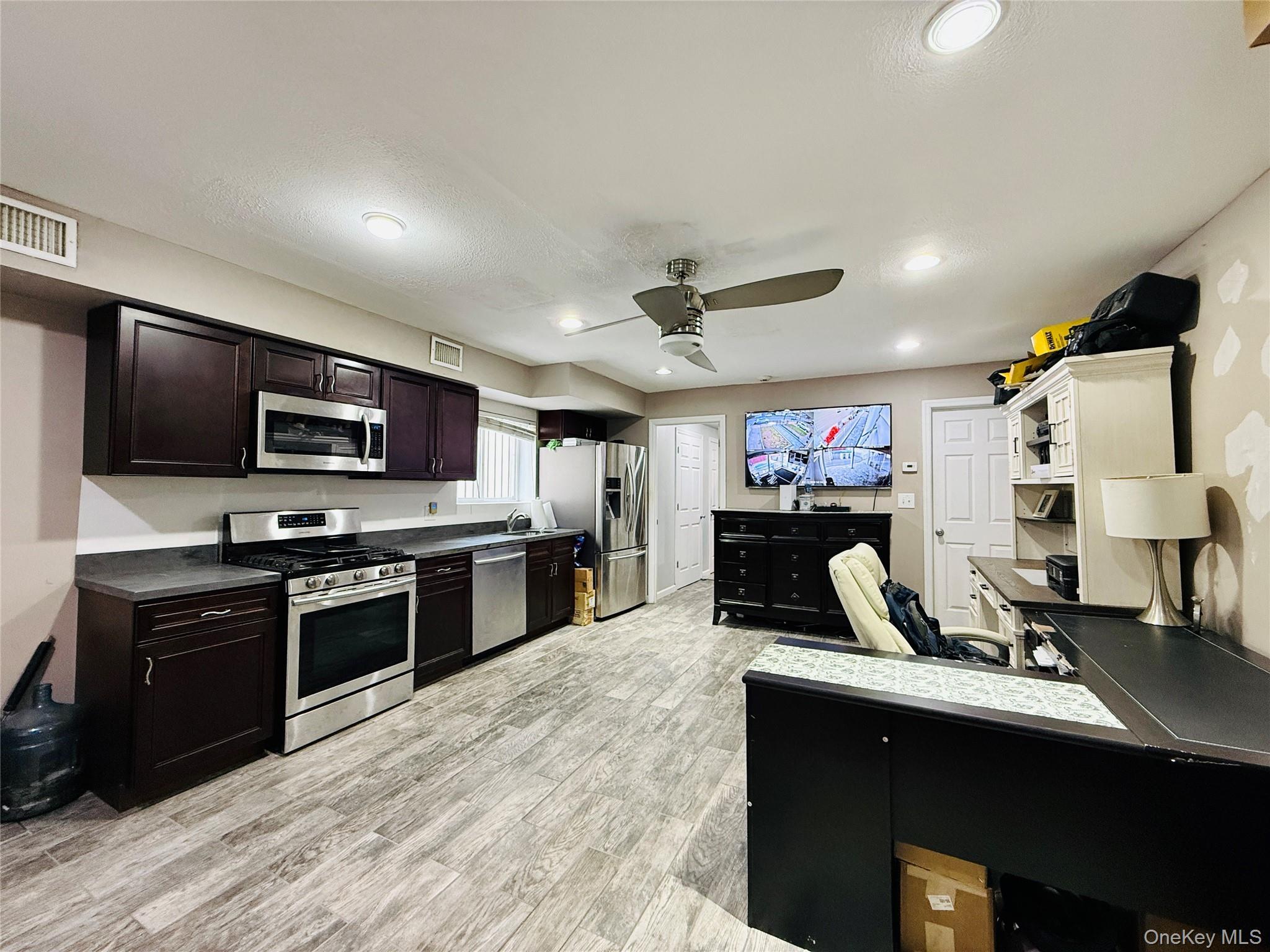 Single Family Waring  Bronx, NY 10469, MLS-968346-25