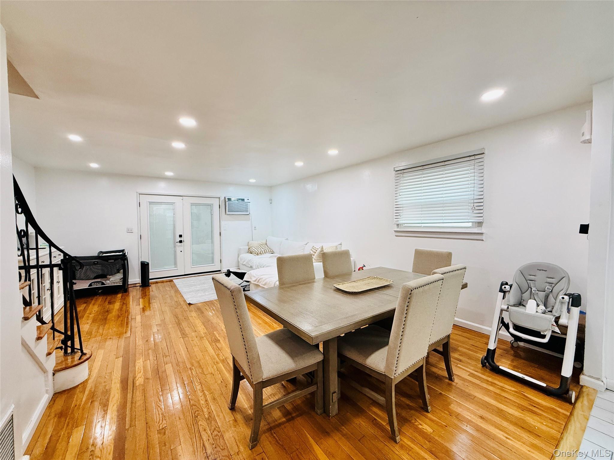 Single Family Waring  Bronx, NY 10469, MLS-968346-3